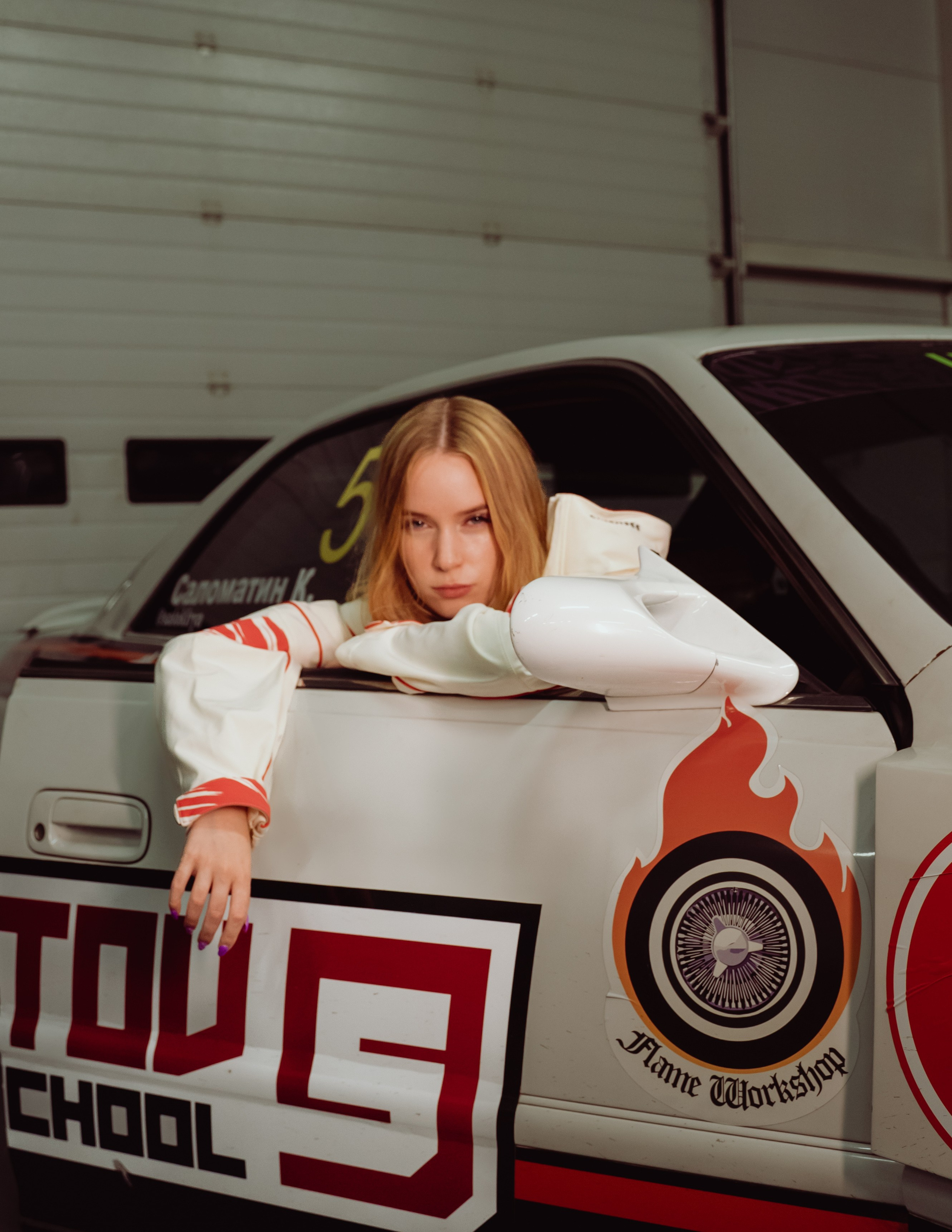 Рита — фотосессия с машиной