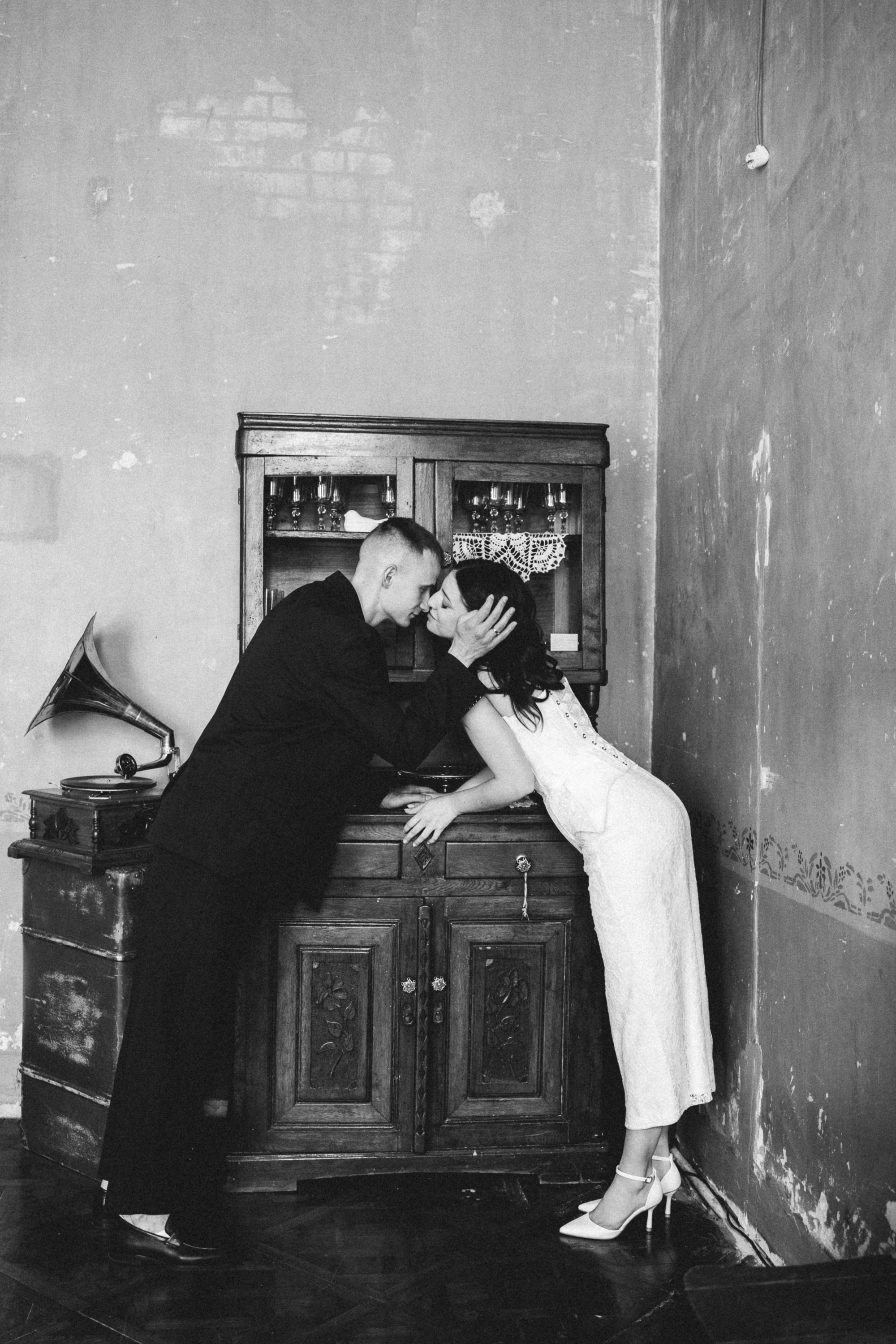Свадебная фотосессия в «Птичке». Свадебный фотограф Виолетта Сидельникова. Краснодар, Россия, Беларусь, Европа