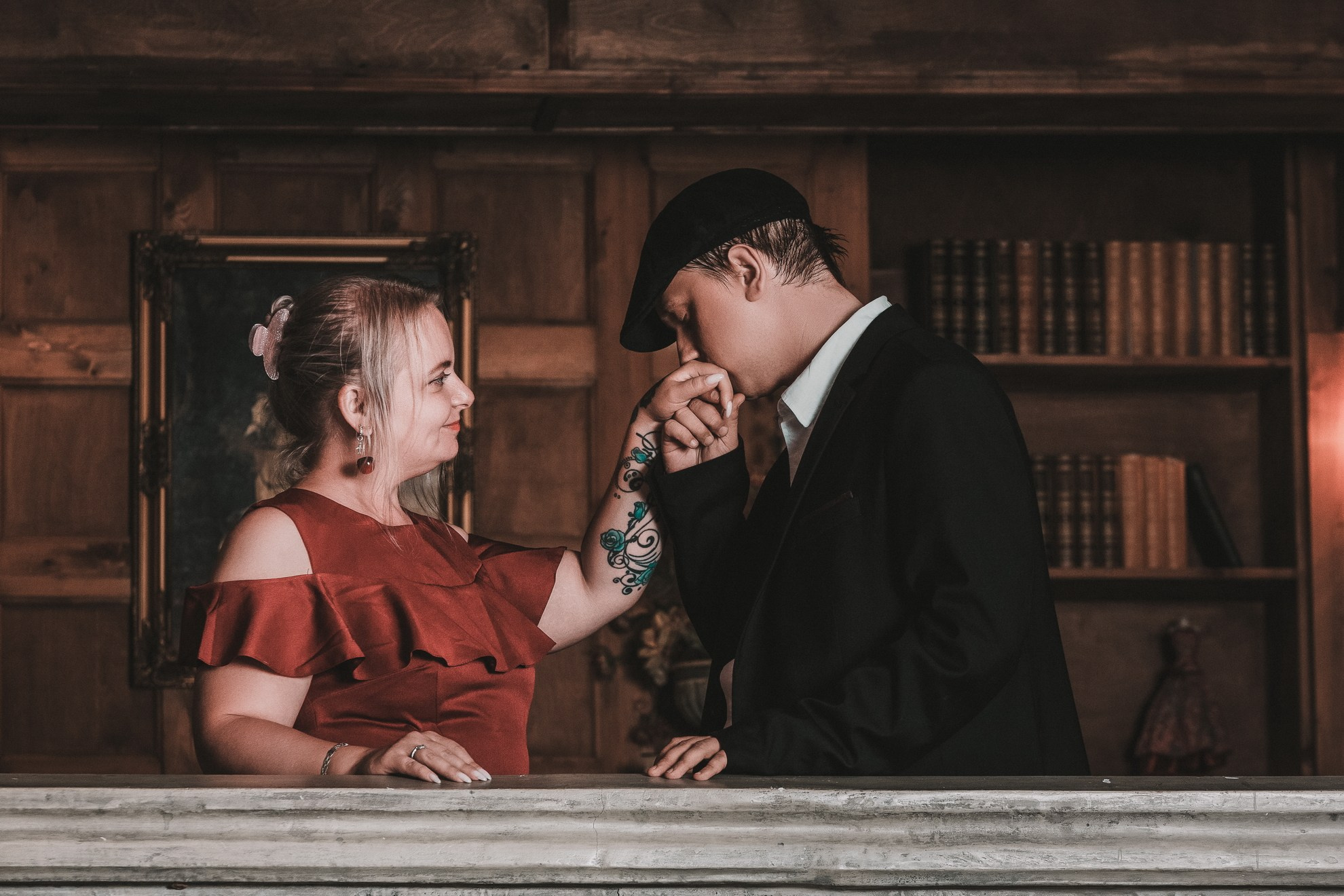 Профессиональная фотосессия в Санкт-Петербурге. Фотограф Сергей Пушкин. Частная студийная фотосъёмка в спб. Лавстори в студии. Портретная фотосъёмка в интерьере. Фотограф на память. Заказать фотосессию в Петербурге. 