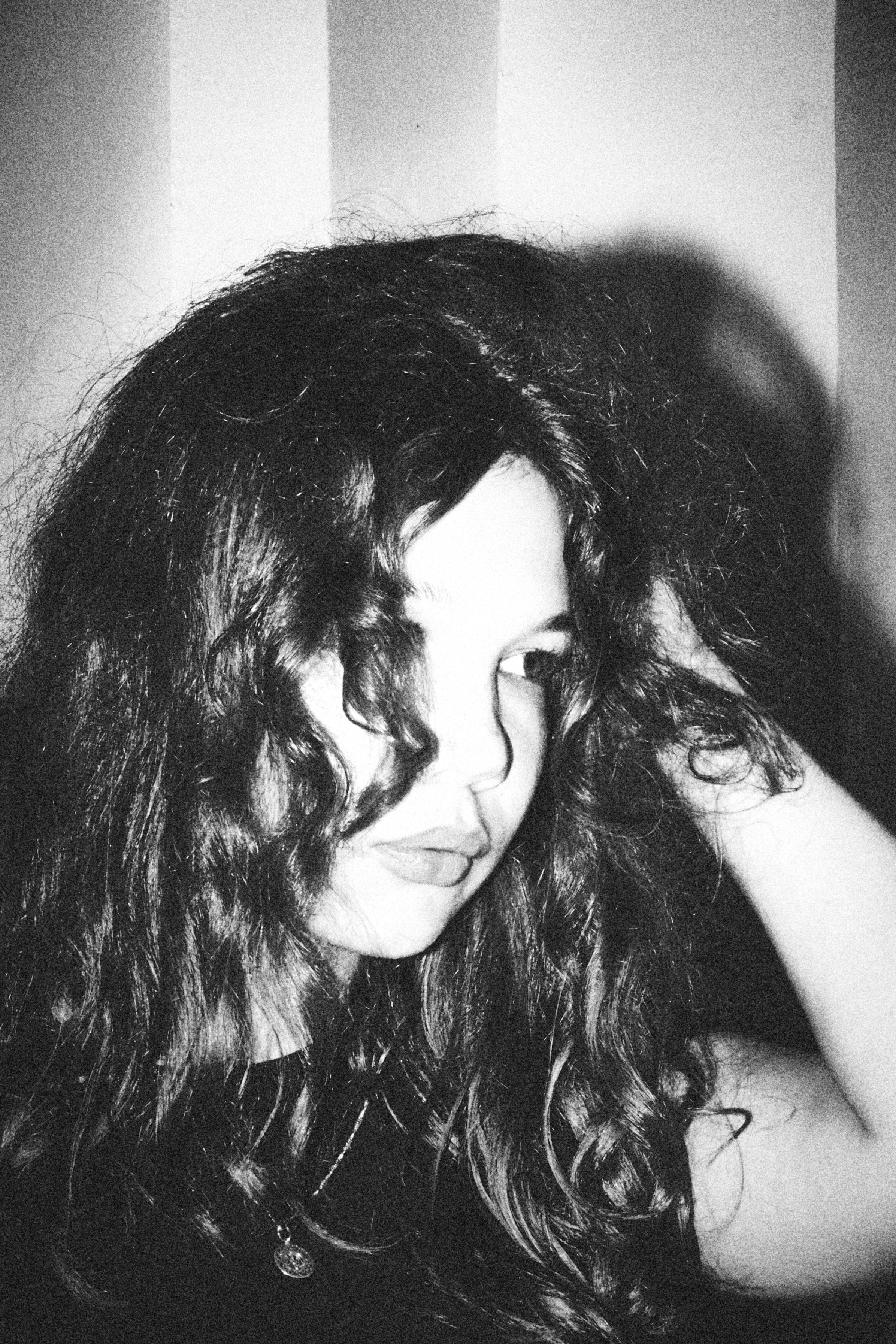 Ночная Фотосессия Софа. Фэшн-фотография и портреты в Владивостоке. Превращаю съёмку в повествование — создаю образы с сюжетом, которые остаются в памяти