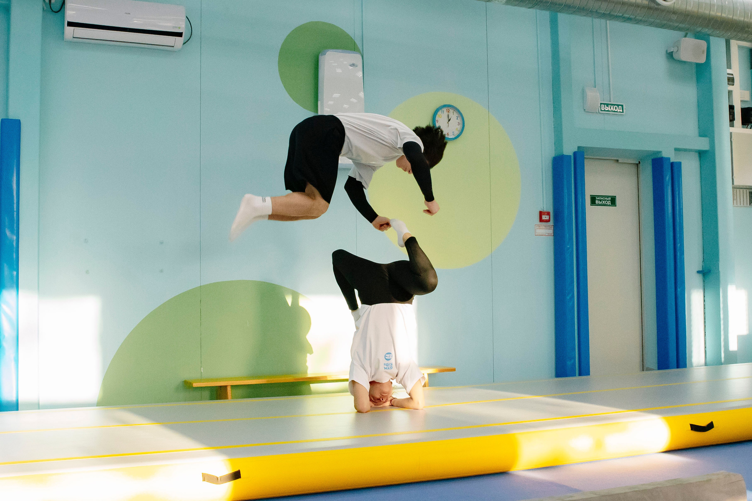 Соревнования по гимнастике в Gymkids Звенигород. Профессиональный фотограф в Москве | Заказать фотосессию и съемку