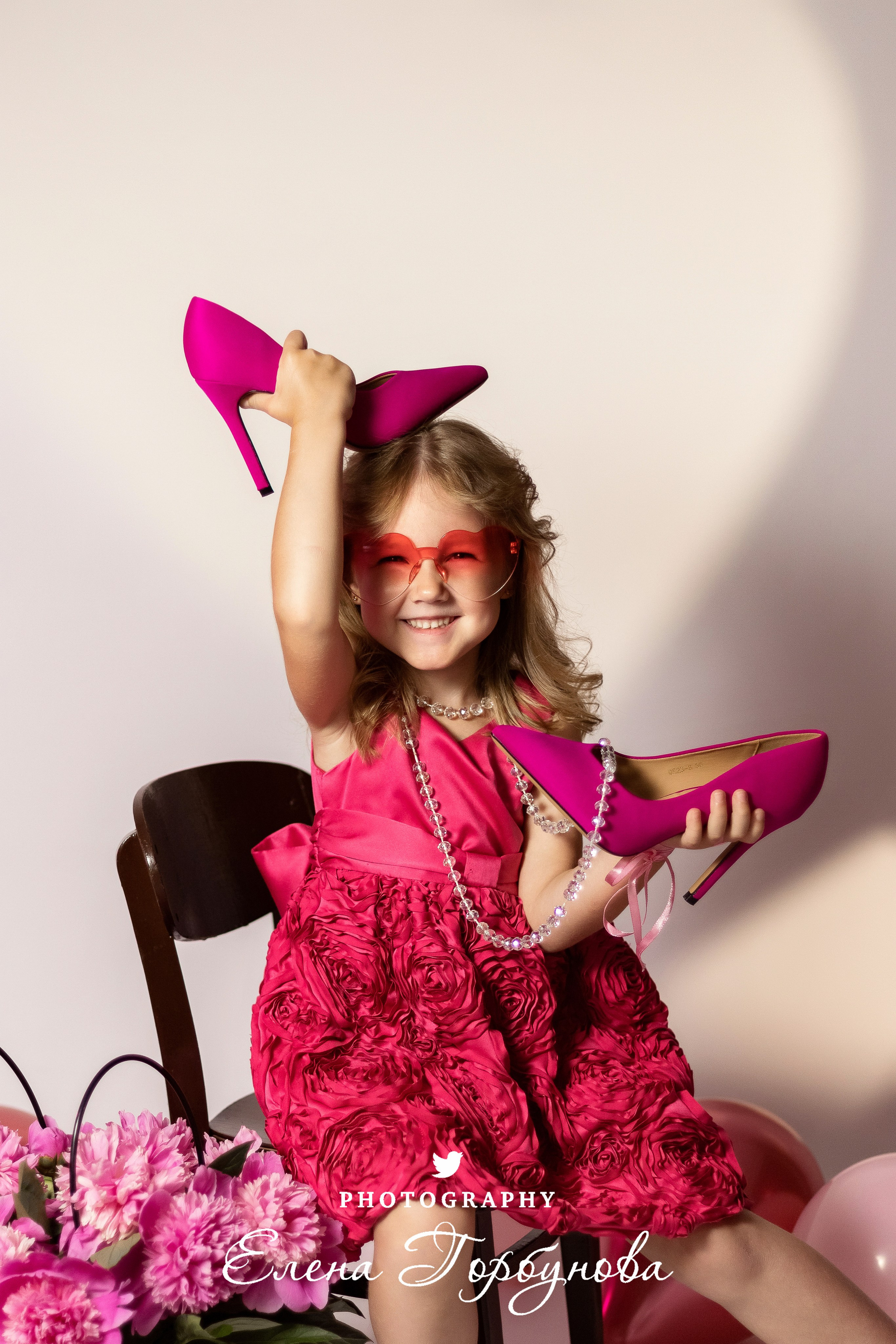 «Модница в розовом» В моей студии. Вероника и Александра. 2024. Фотограф Пермь. Свадьбы. Семья и дети, школа, д. сад. Фотокниги