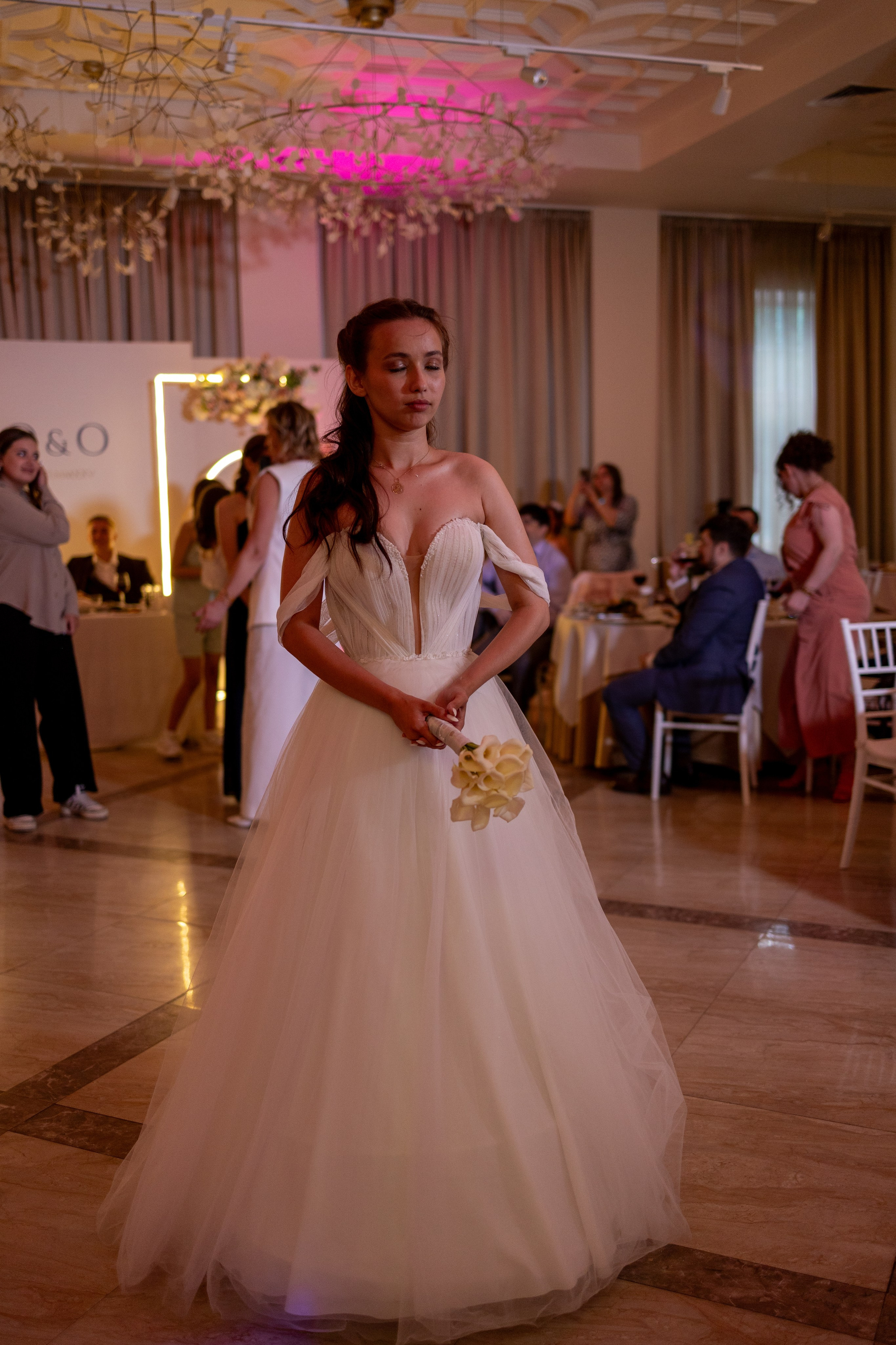 E & O. Привет! Меня зовут Эльвира, я фотограф в Екатеринбурге