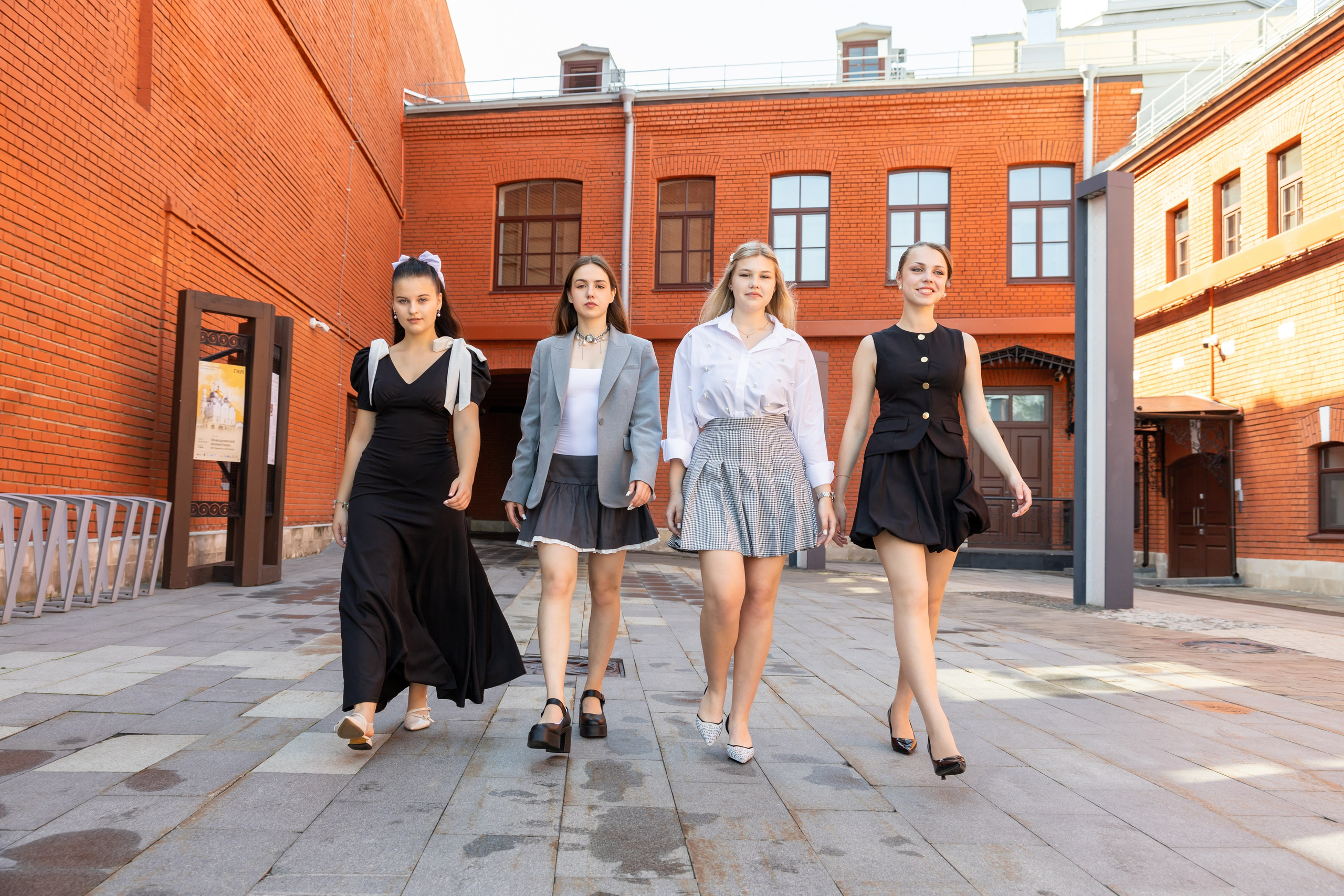 Школьная прогулка. Свадебная фотосъёмка в Москве, Туле