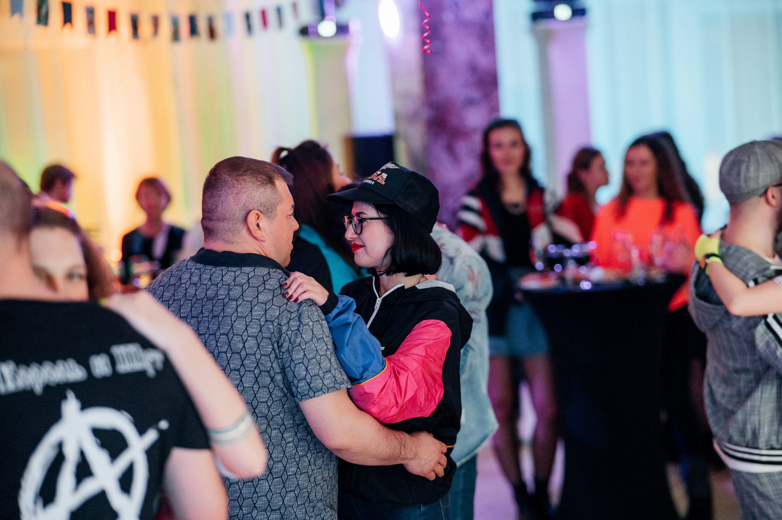 Корпоратив в стиле 90-х. Фотограф Дмитрий Сермяжко