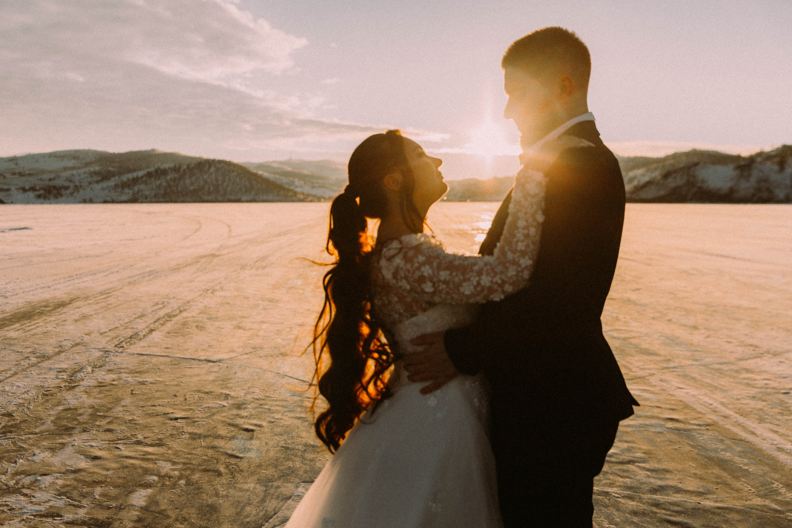 Свадебная зимняя съемка на Байкале. Главная