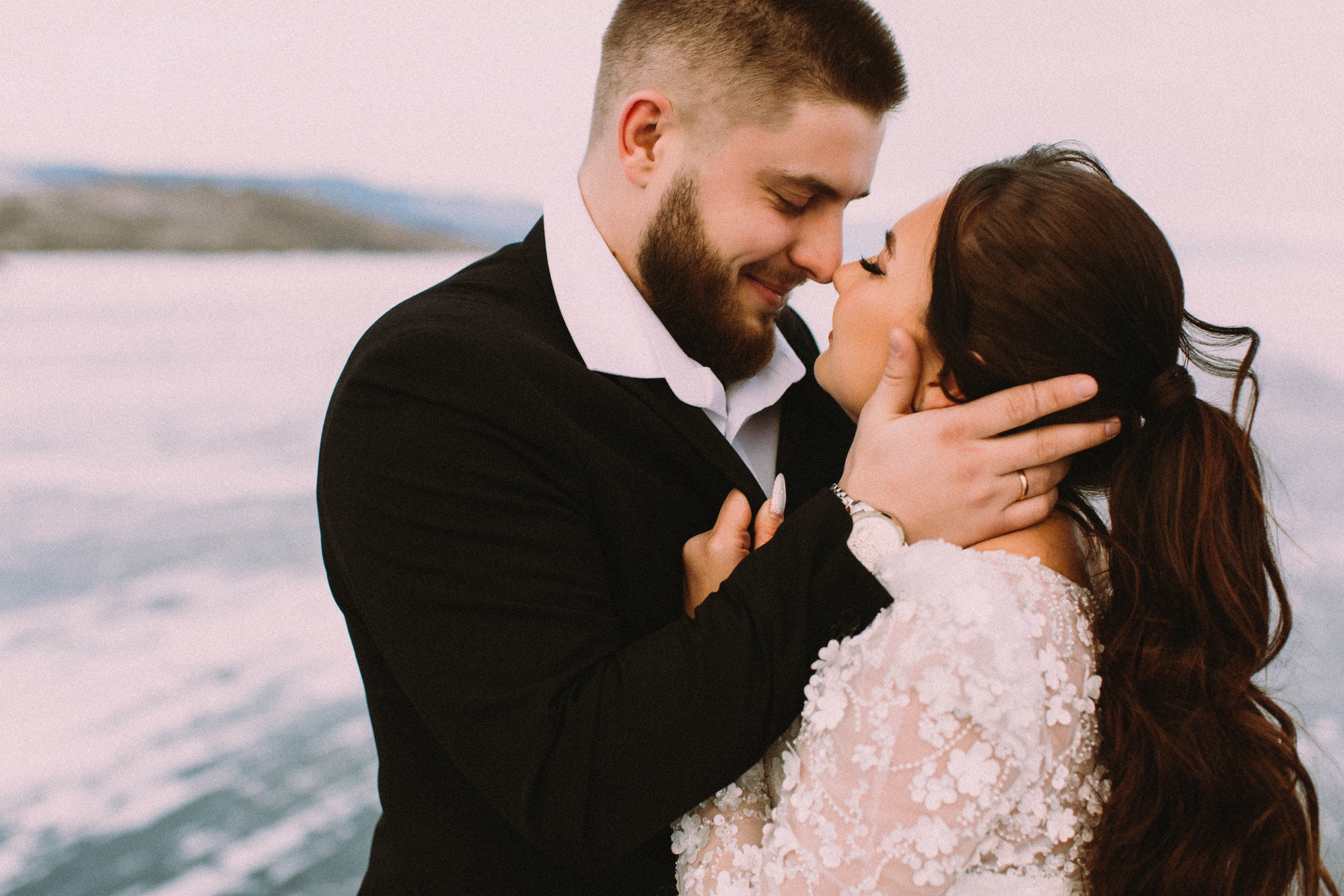 Свадебная зимняя съемка на Байкале. Главная