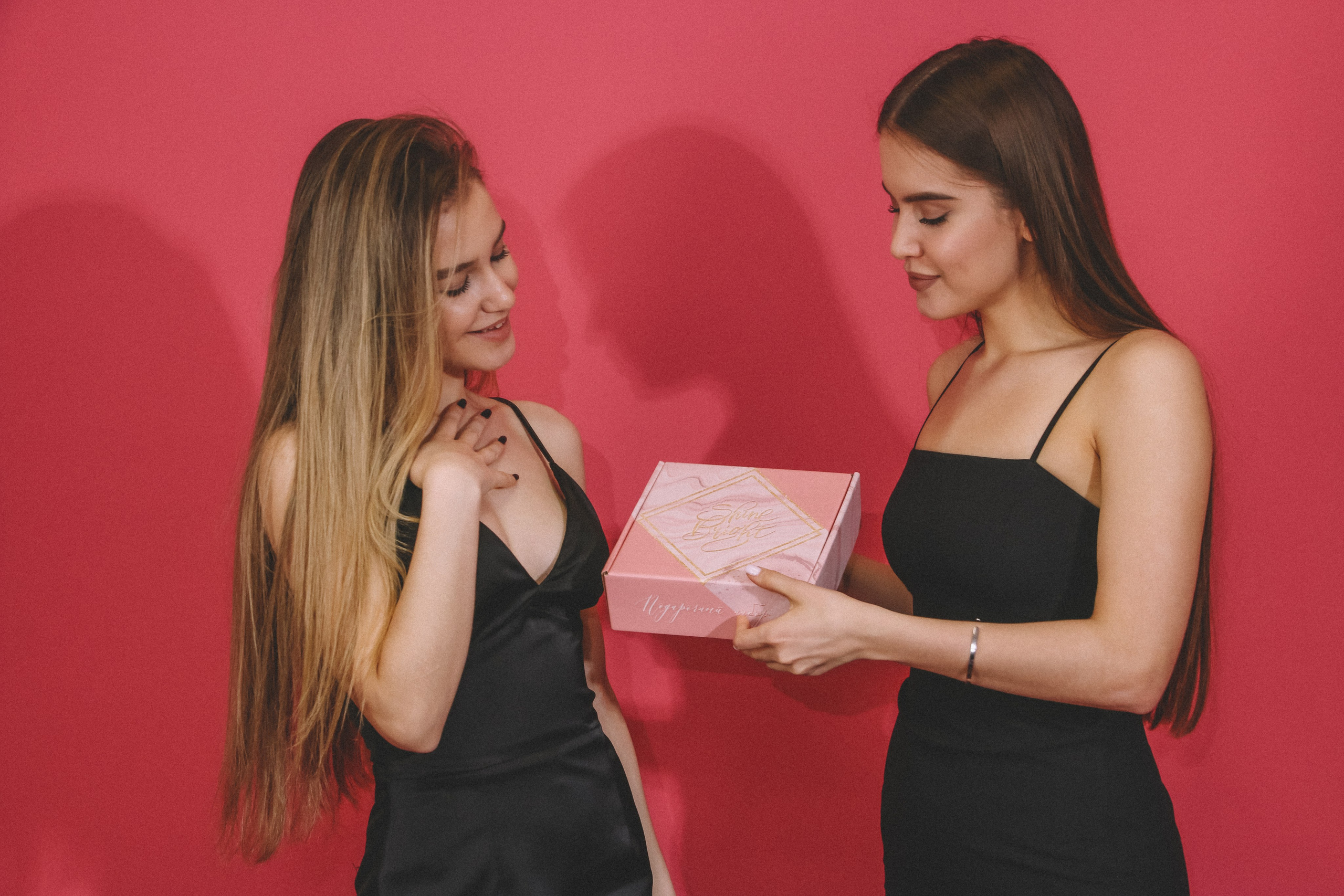 Разработки 8 марта. Фотограф для различных событий, проектов, маркетплейсов, сайтов и мероприятий в Екатеринбурге