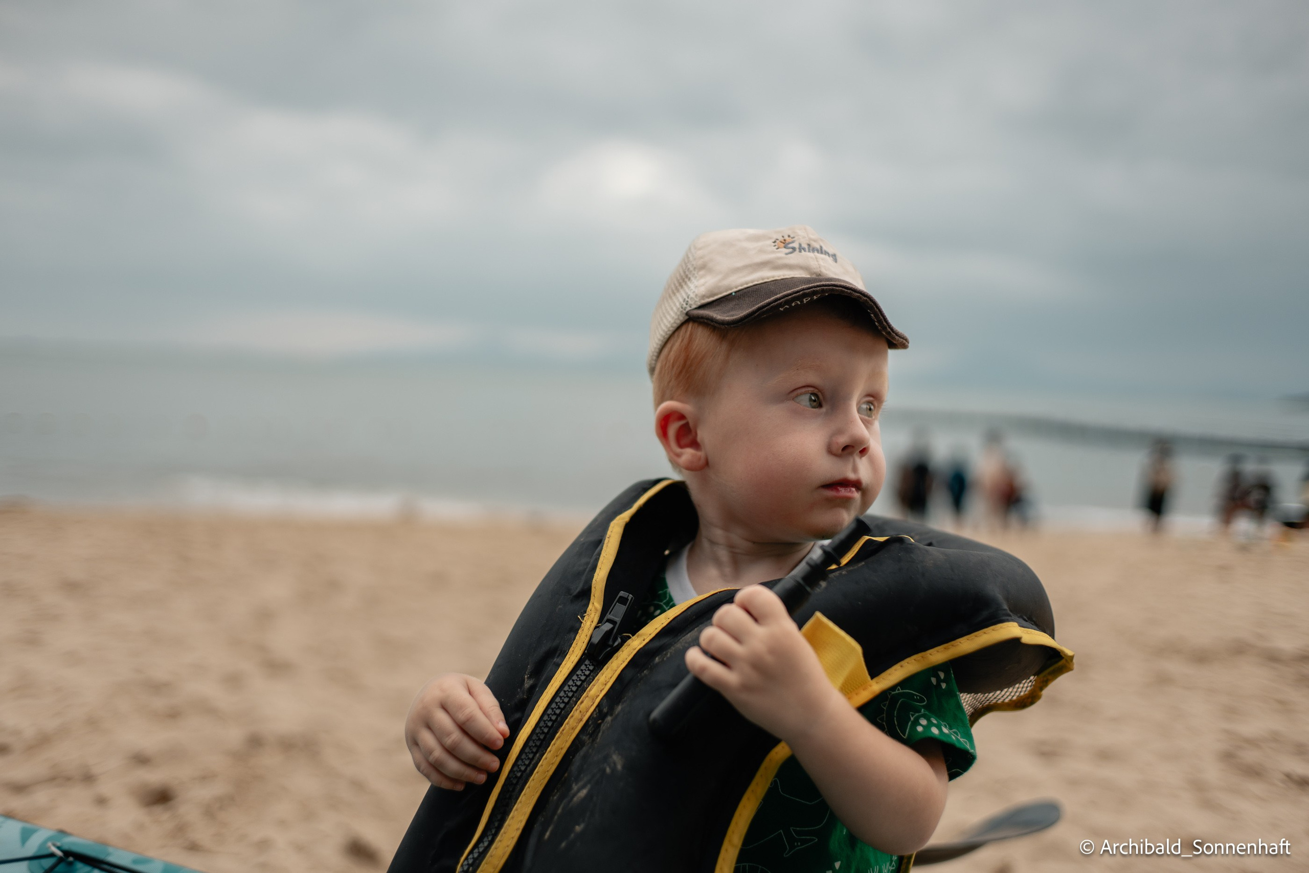 Kayaking in Huizhou, China. Photographer in Guangzhou, China. Archibald Sonnenhaft