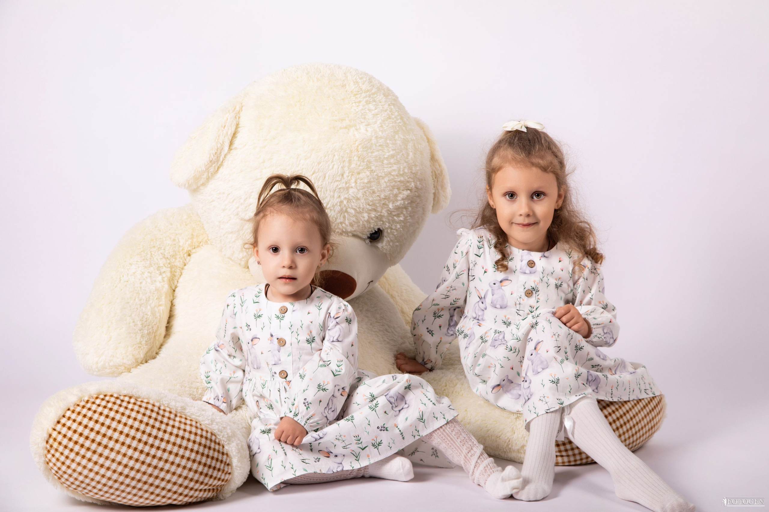 Фотосессия Девочек до 3 лет в Интерьере — Fotogen. Интерьерная фотостудия FOTOGEN г. Краснодар