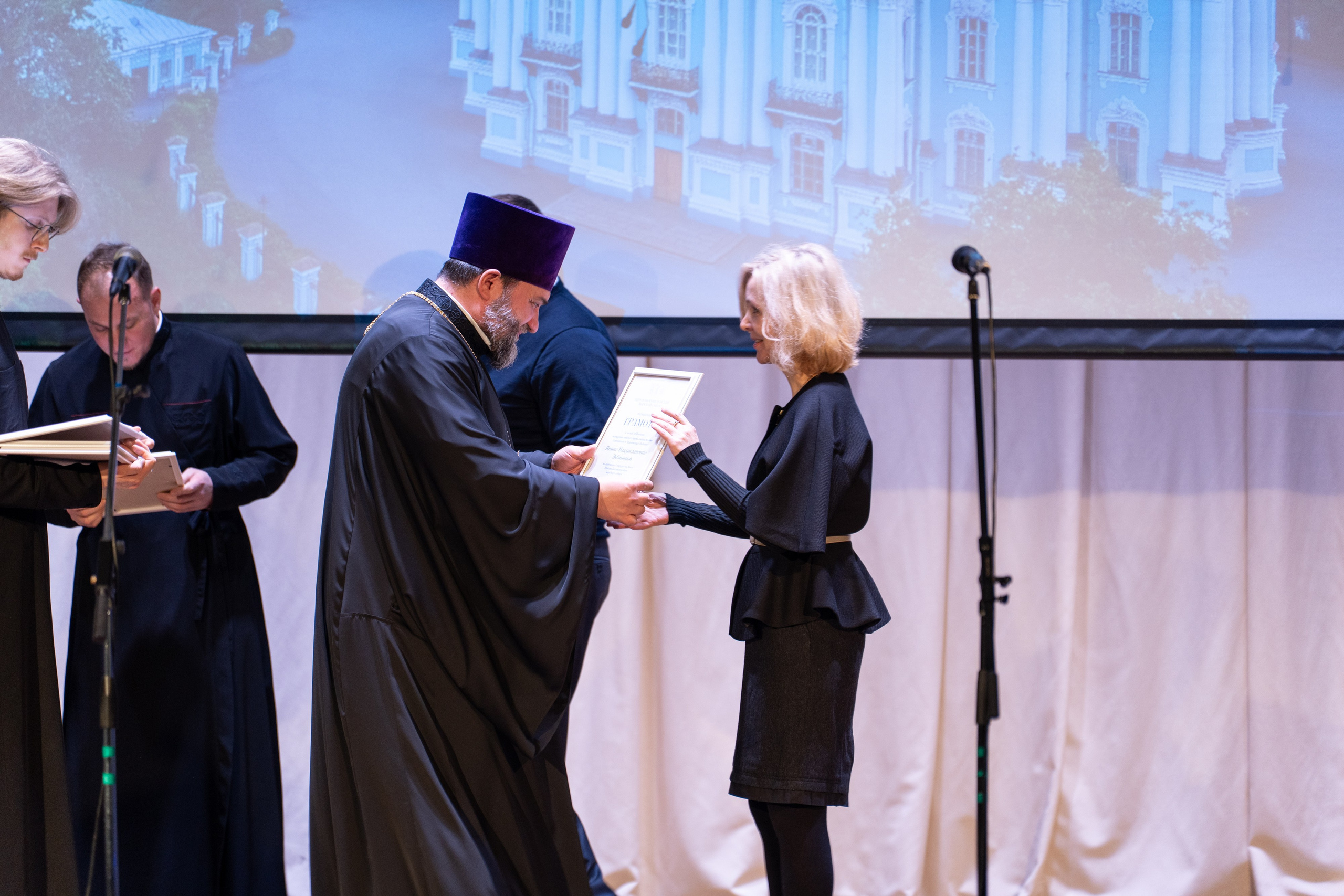 Праздничный концерт в честь 265 летия освящения нижнего храма собора во имя Святителя и Чудотворца Николая. НИКОЛО-БОГОЯВЛЕНСКИЙ МОРСКОЙ СОБОР