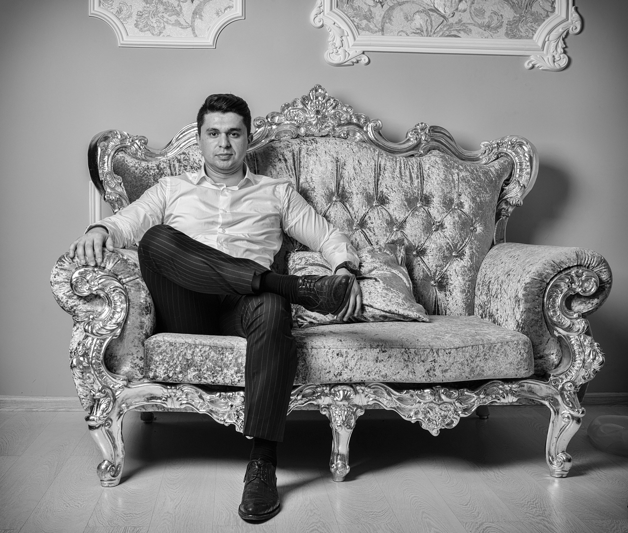 мужская фотосессия для сайта знакомств социальных сетей фотограф в Красноярске цена заказать мужскую фотосессию бизнес портрет мужские фото для знакомства с девушкой брутальная фотосессия в городе фотостудии имиджевая фотосессия для мужчины для бизнеса идея  места пример фото образы стилист Красноярск позы для мужской фотосессии генерация фото фотосессия ИИ промты для фотосессии нейросеть  