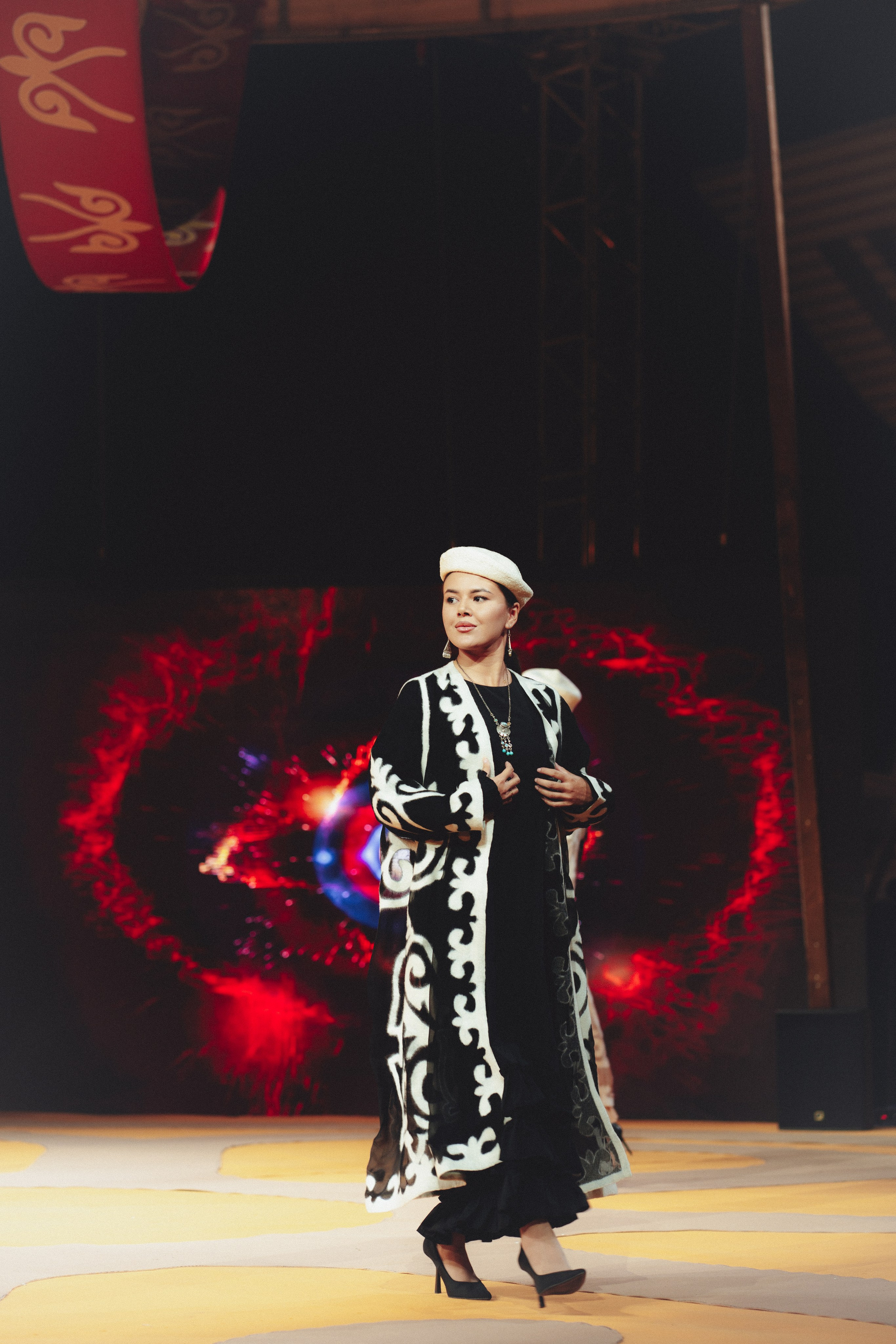 ETHNIC FASHION SHOWS / THE PODIUM