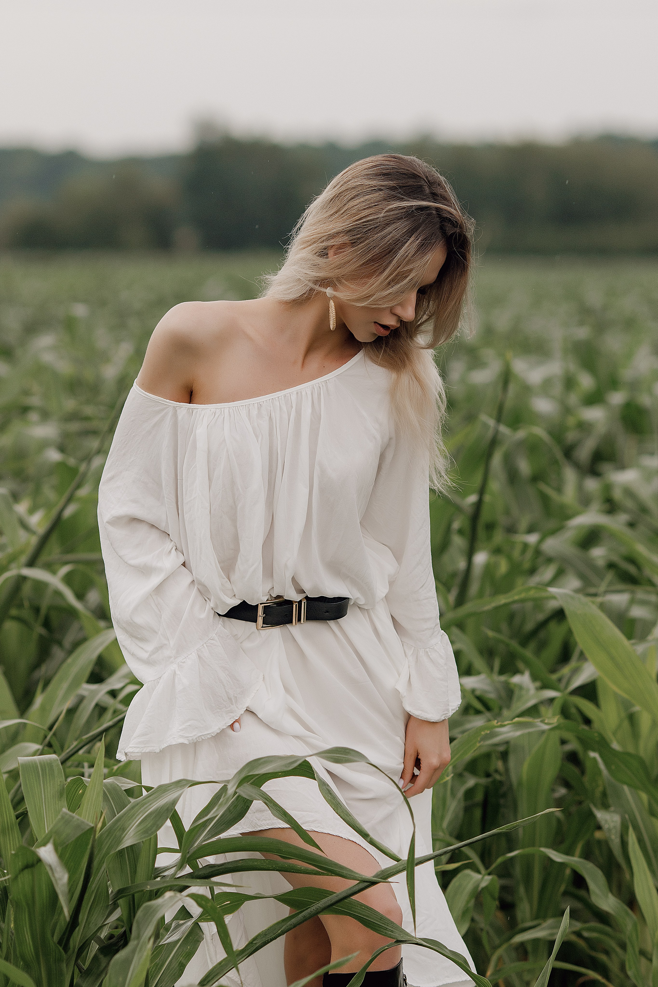 Вечерняя прогулка в поле. Свадебный фотограф Санкт-Петербург  Москва