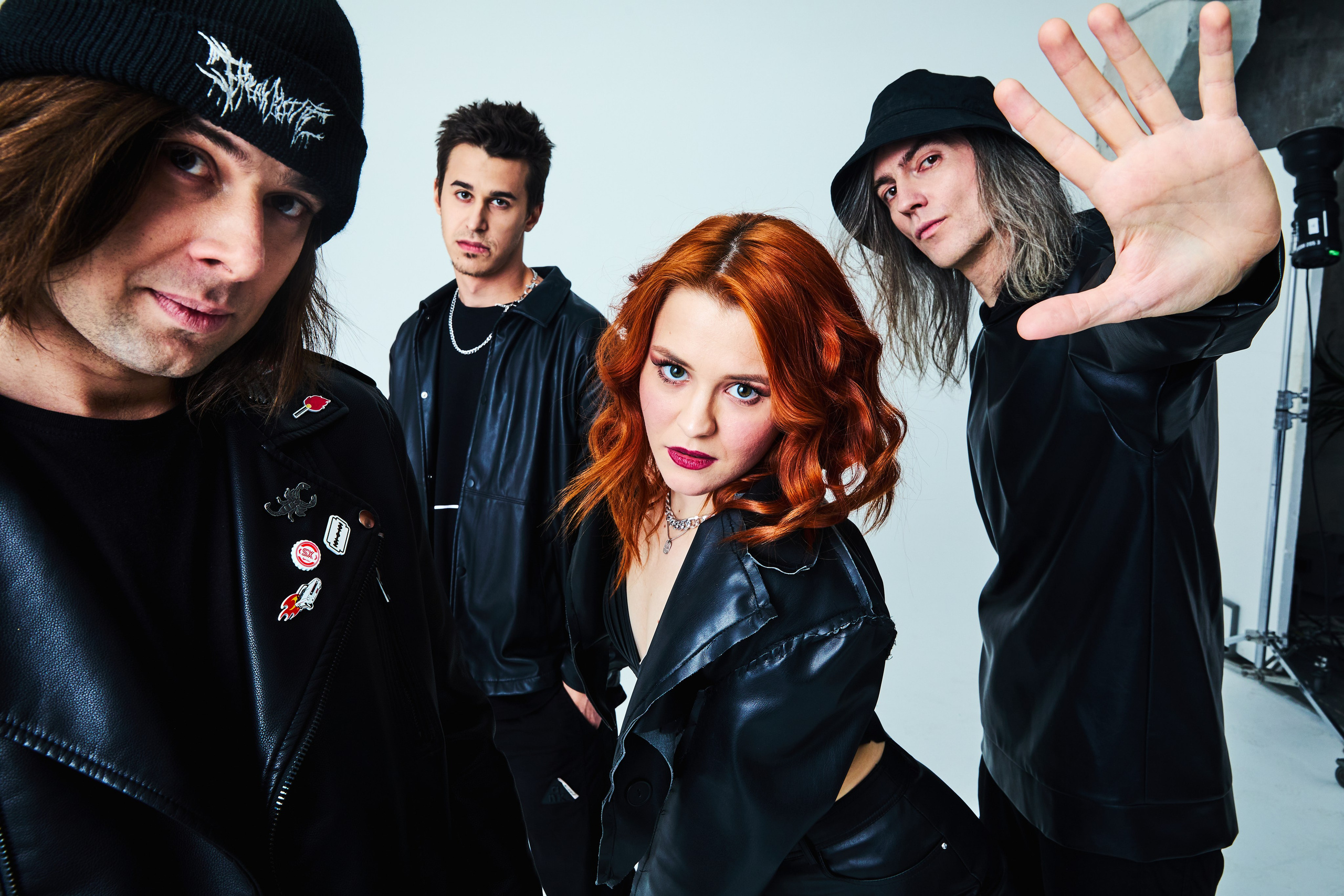 Группа ØMUTØM