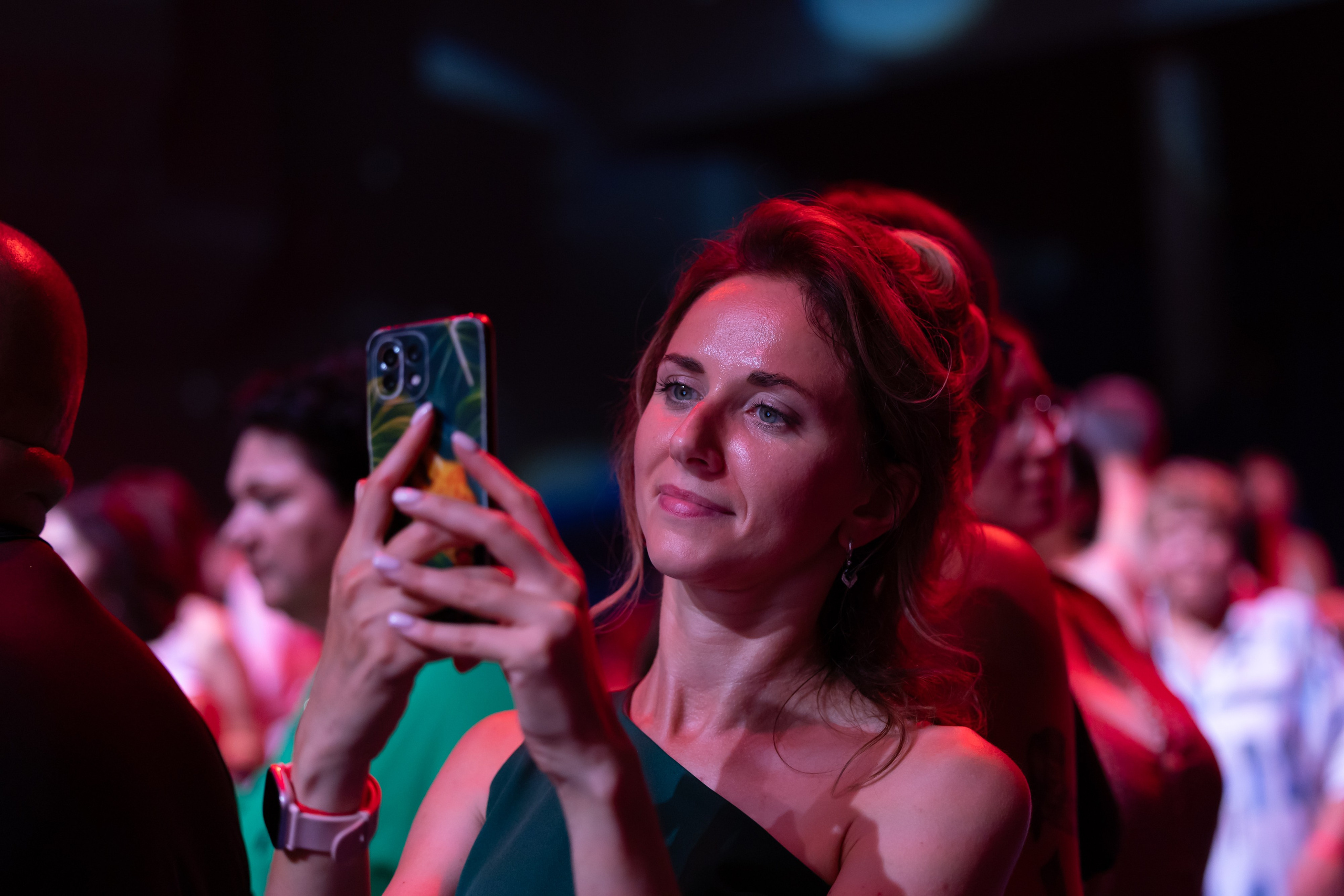 Оптик центр 25 лет. Фотограф свадебный, репортажный, индивидуальный, фото для маркетплейсов, брендов, автосалонов