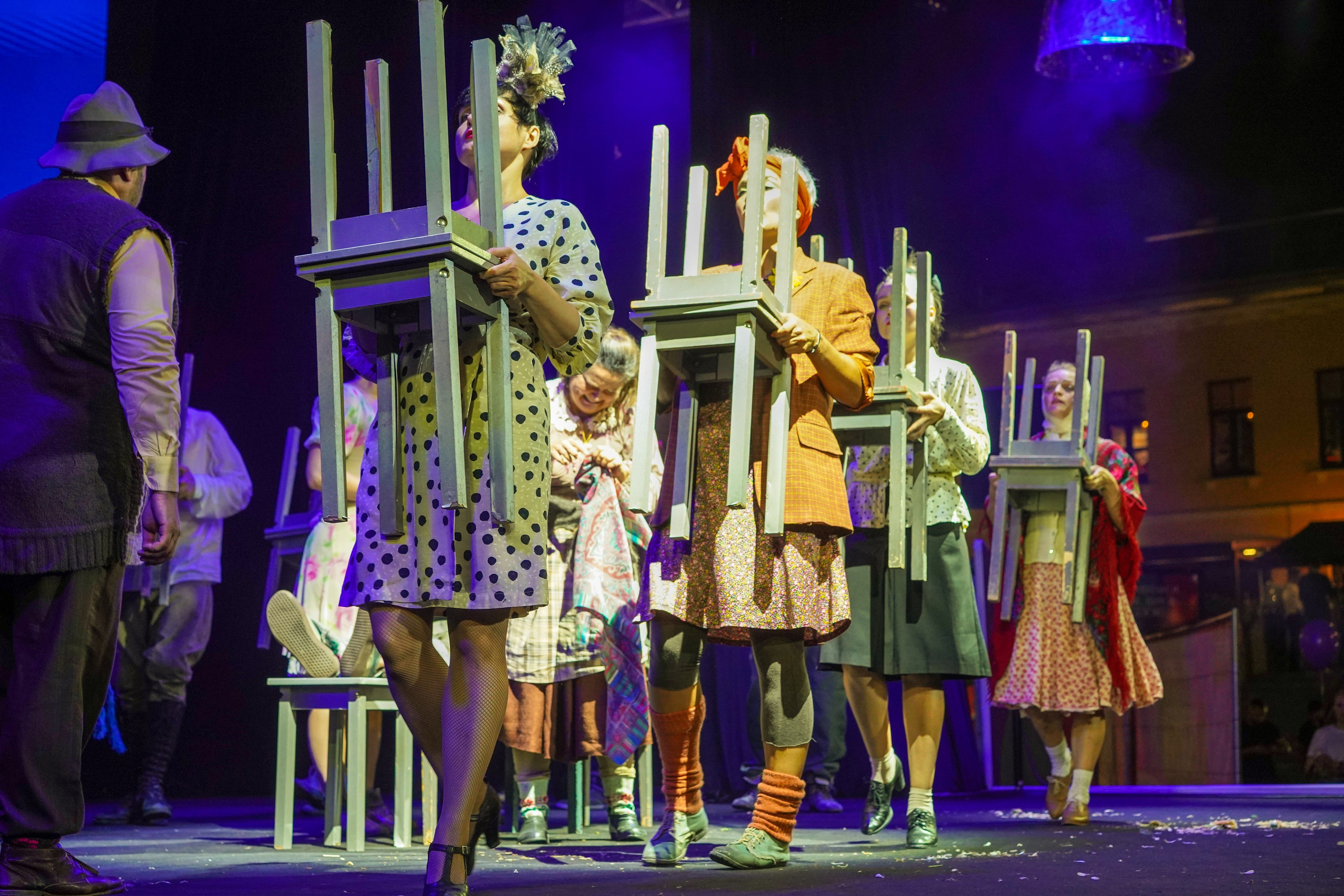 Спектакль «Всюду жизнь», Егор Дружинин. ZAGLADIN Bureau