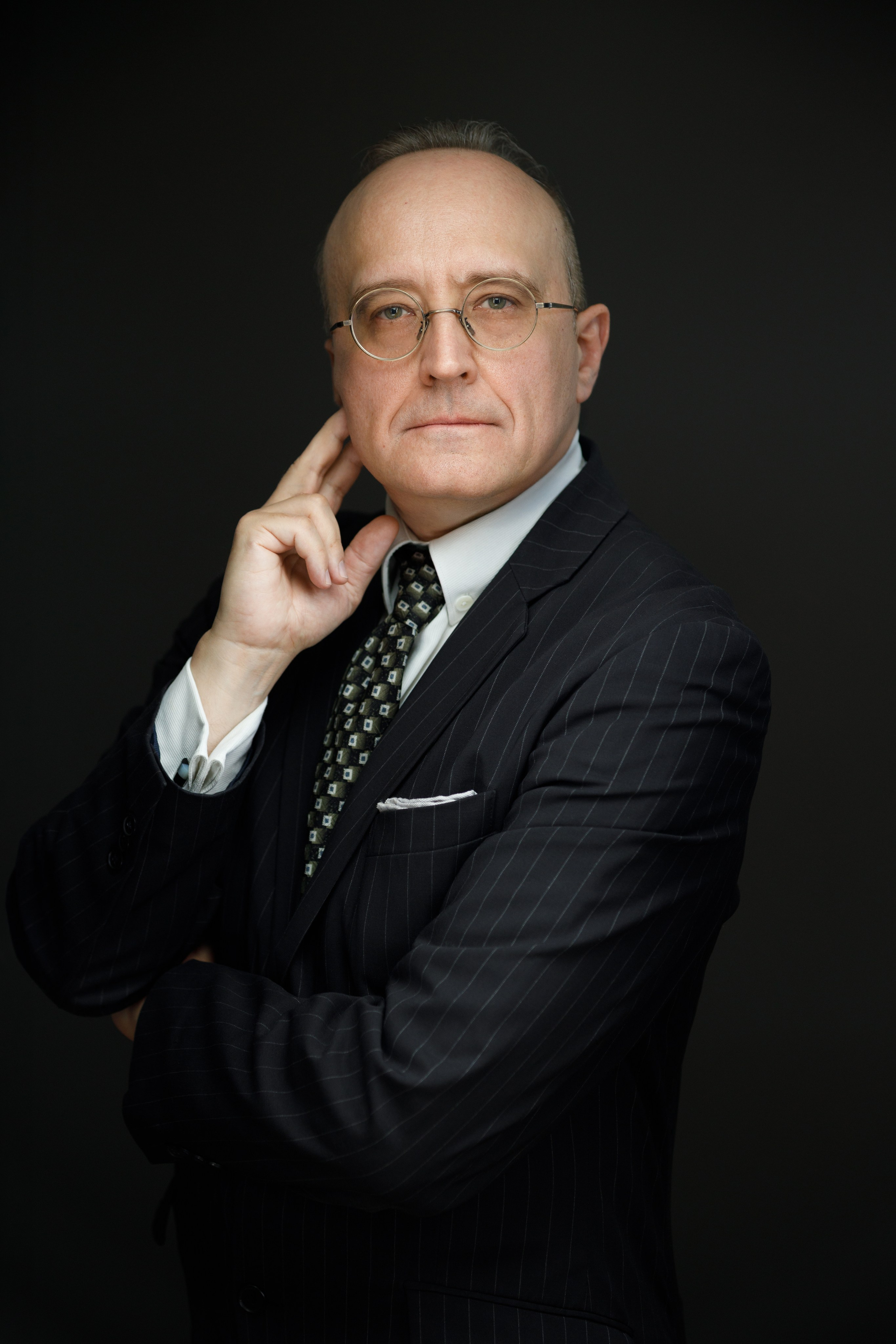 Классический деловой портрет. Бизнес-портрет | Хедшот-фотограф | Студия делового портрета в Москве