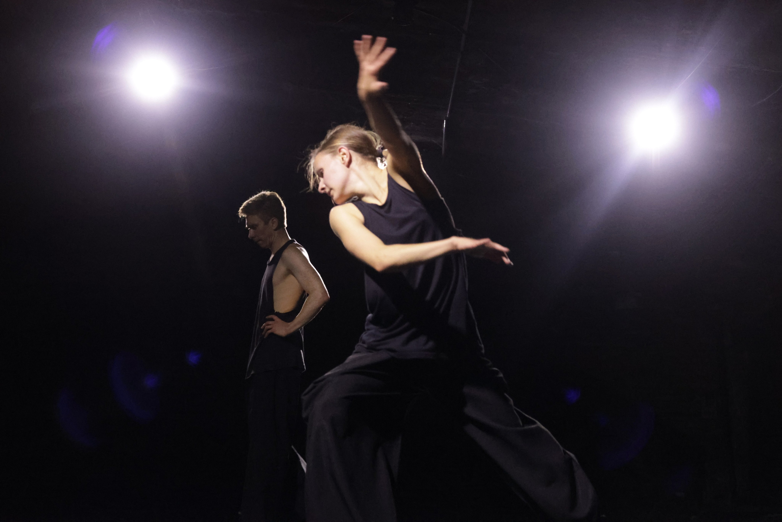 Театр земли. Спектакль «Половое созревание пустоты». Фотограф Сергей Пюннинен