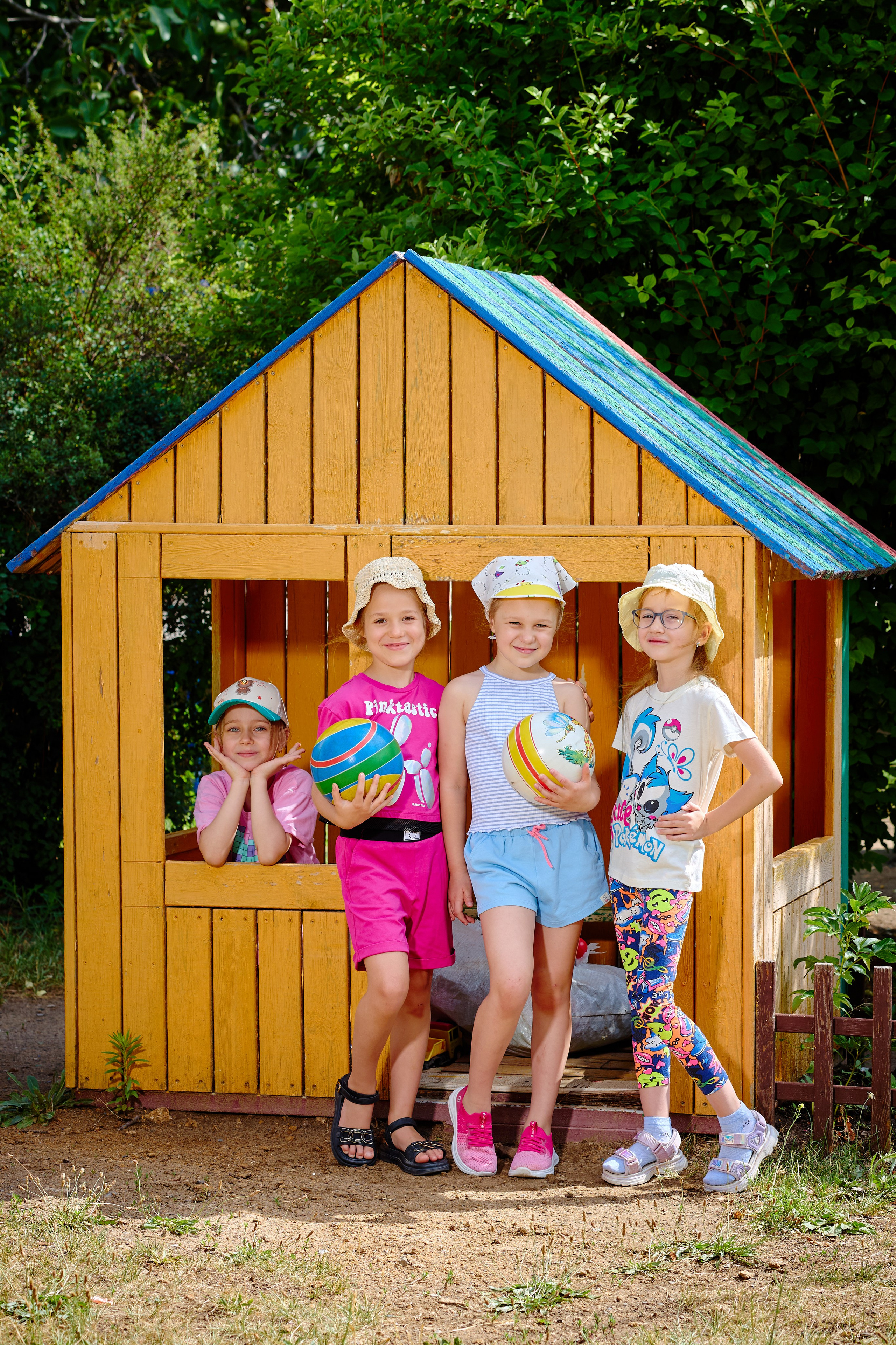 Пример летней съемки в детском саду № 92 Старшая группа Радуга. Фотограф Выпускные альбомы Таганрог Сергей Коробченко