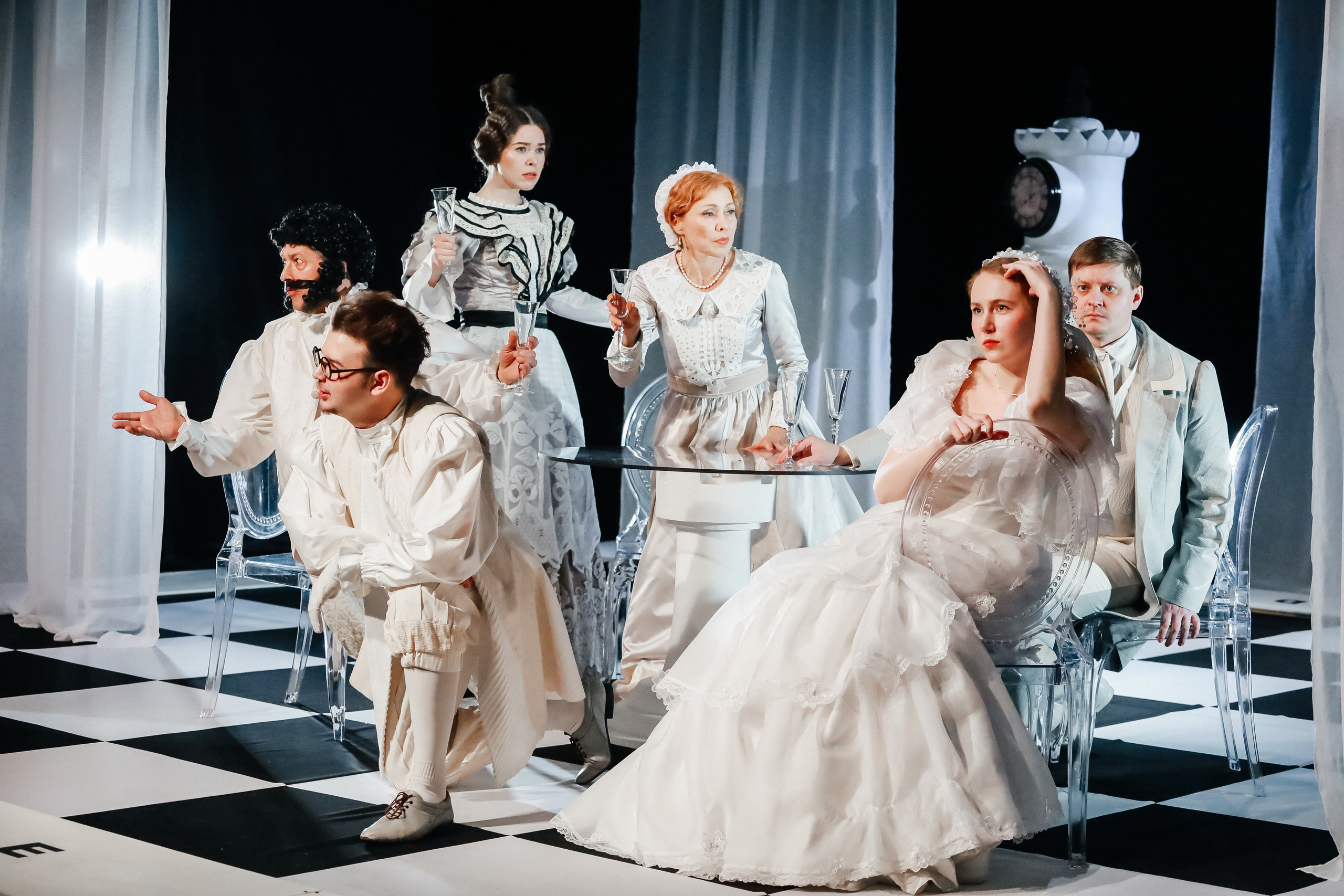 «Дядюшкин сон». Молодёжный театр алтая. Режиссер Дарья Камошина. Фоторепортаж. Театральная фотосъёмка