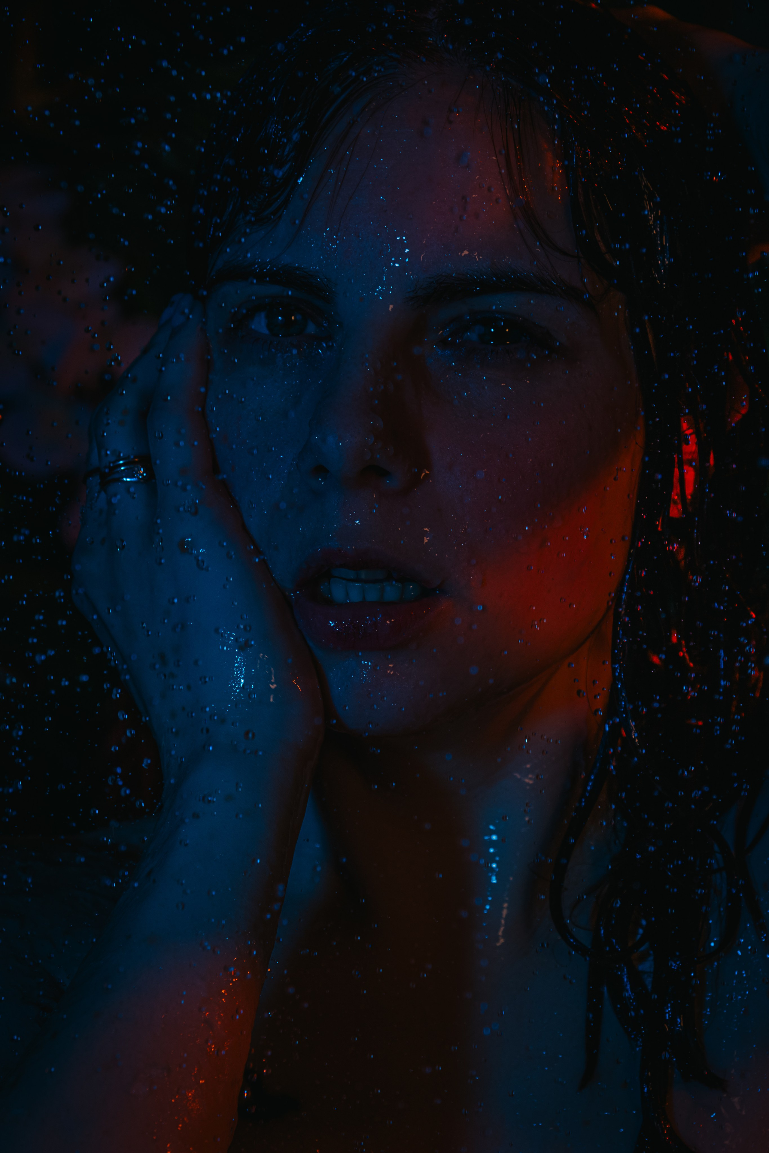 Портретная фотография девушки в 