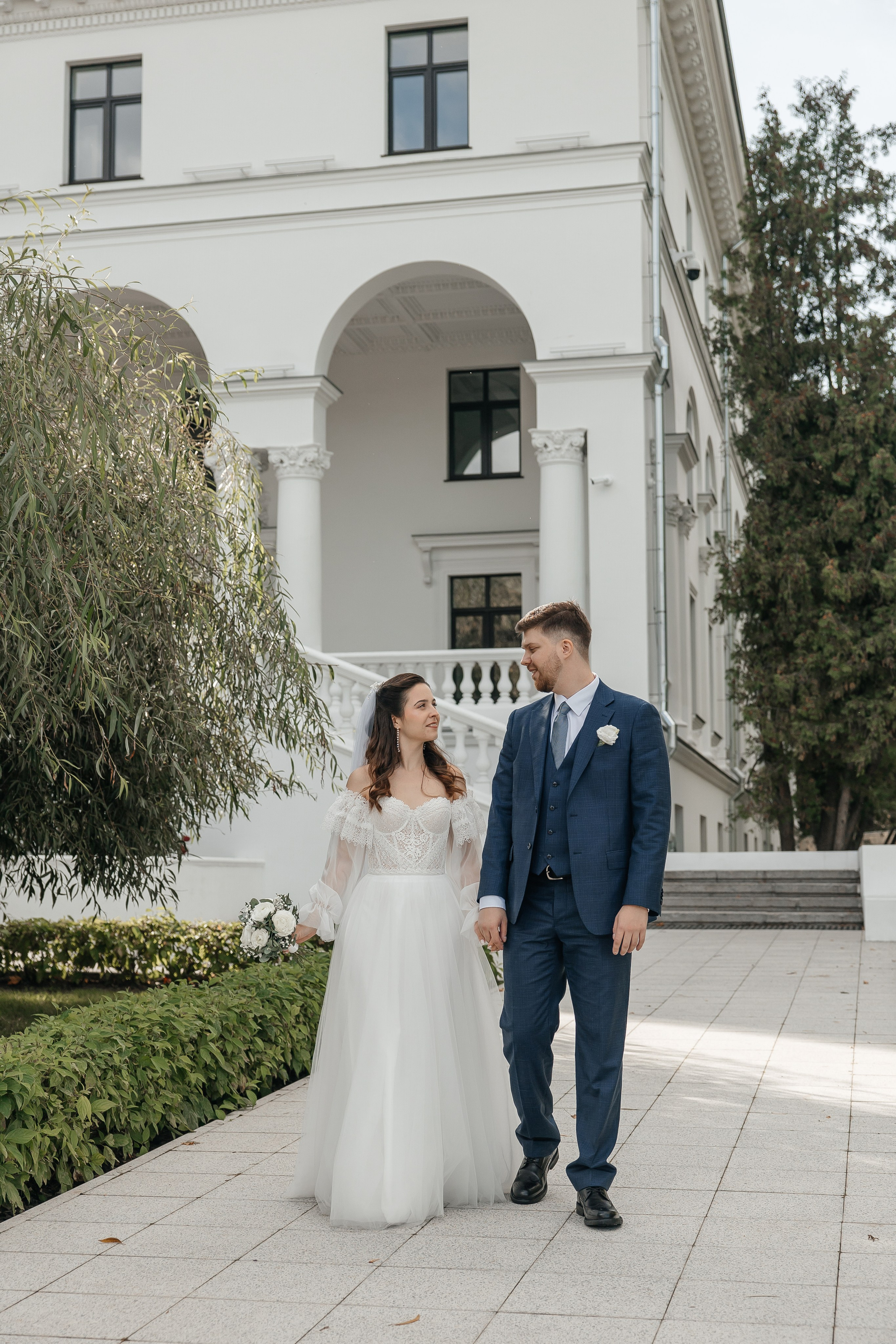 Свадебная фотосессия на ВДНХ. Свадебный фотограф в Москве Дарья Олендарёва