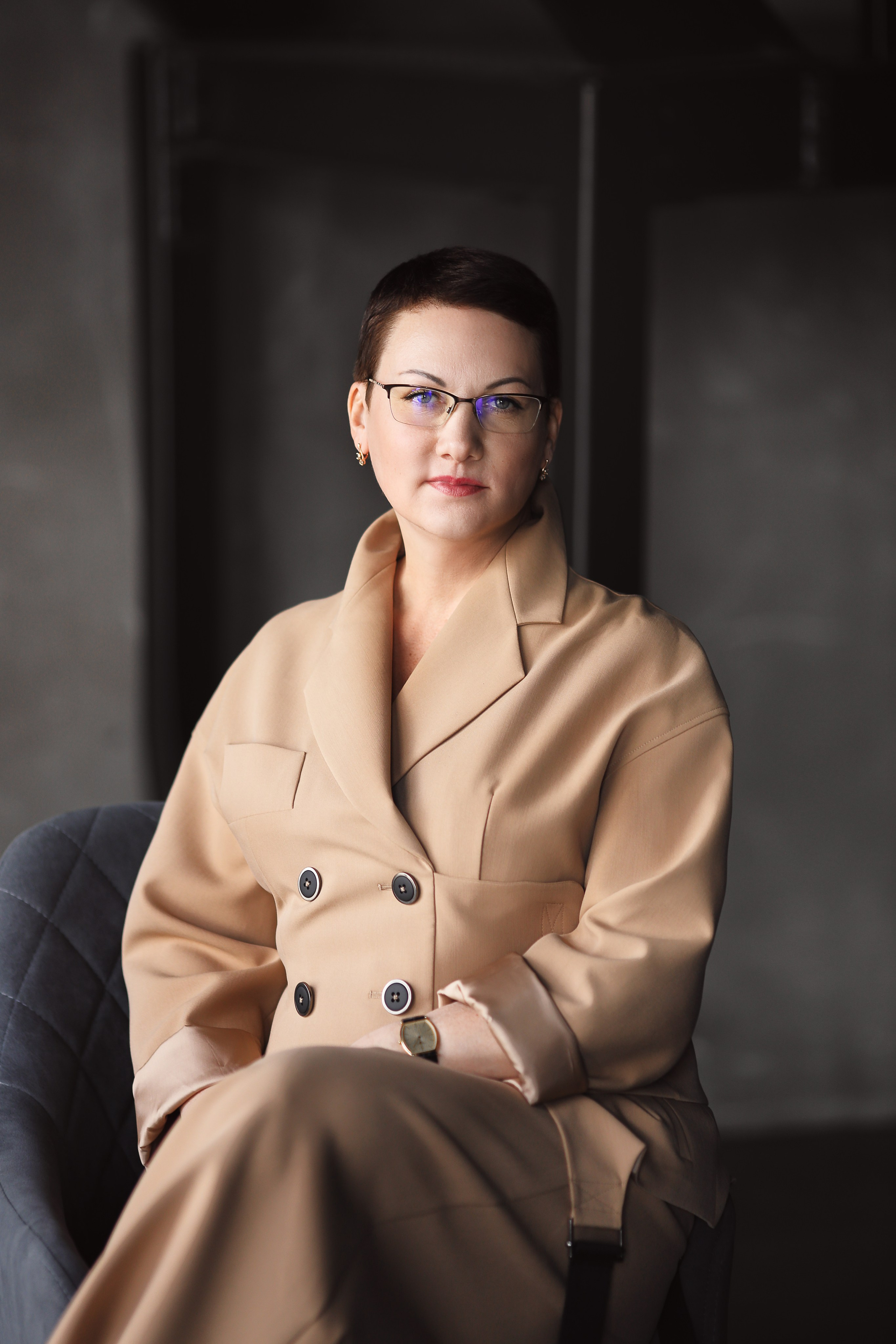 Деловые портреты в Москве: Профессиональная фотосессия для бизнеса. Профессиональный фотограф в Москве. Елена Шуваева