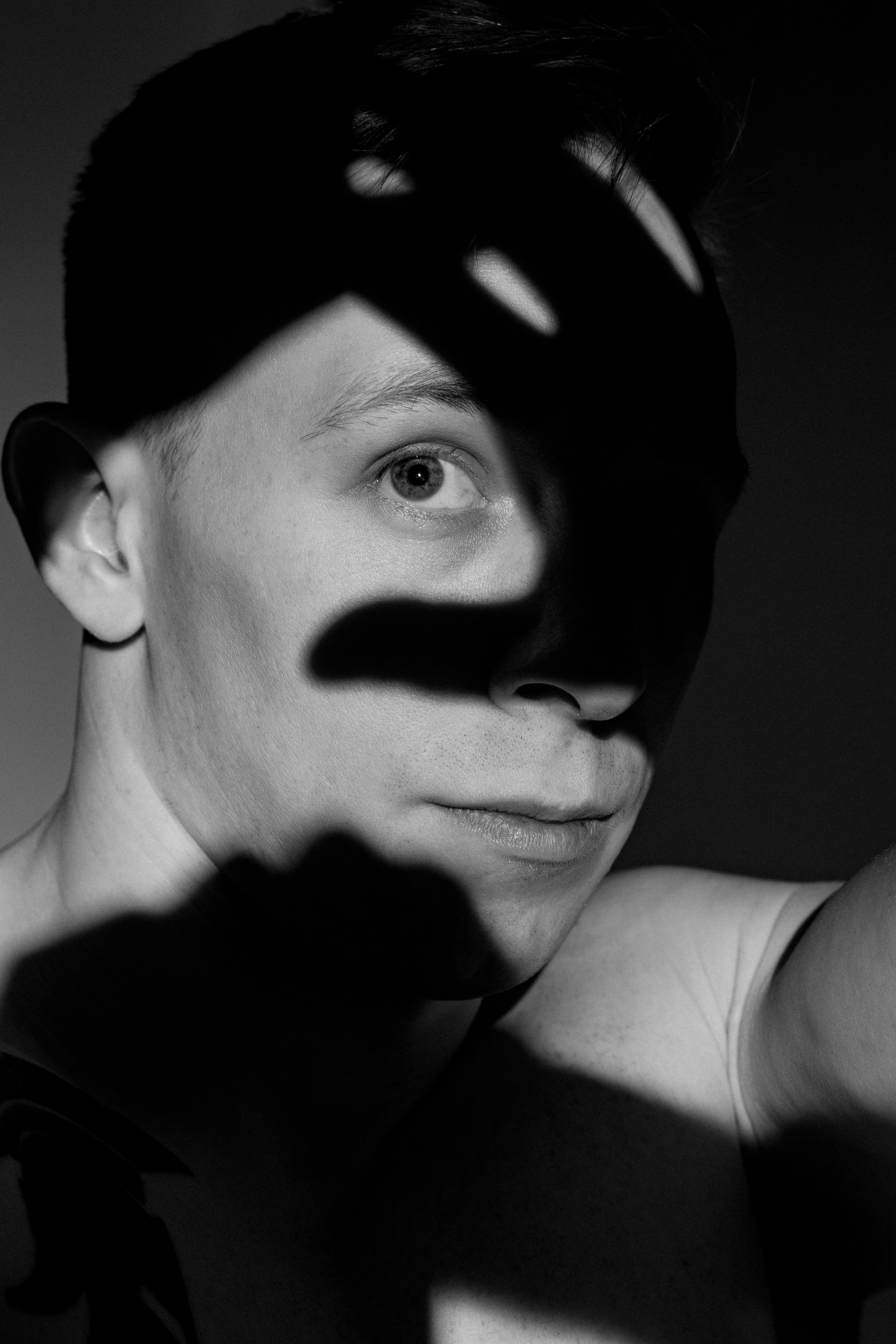 Мужская фотосессия в студии Нижний Новгород. Мужской портрет, Нижний Новгород. Фотосессия спортсмена в Нижнем Новгороде.