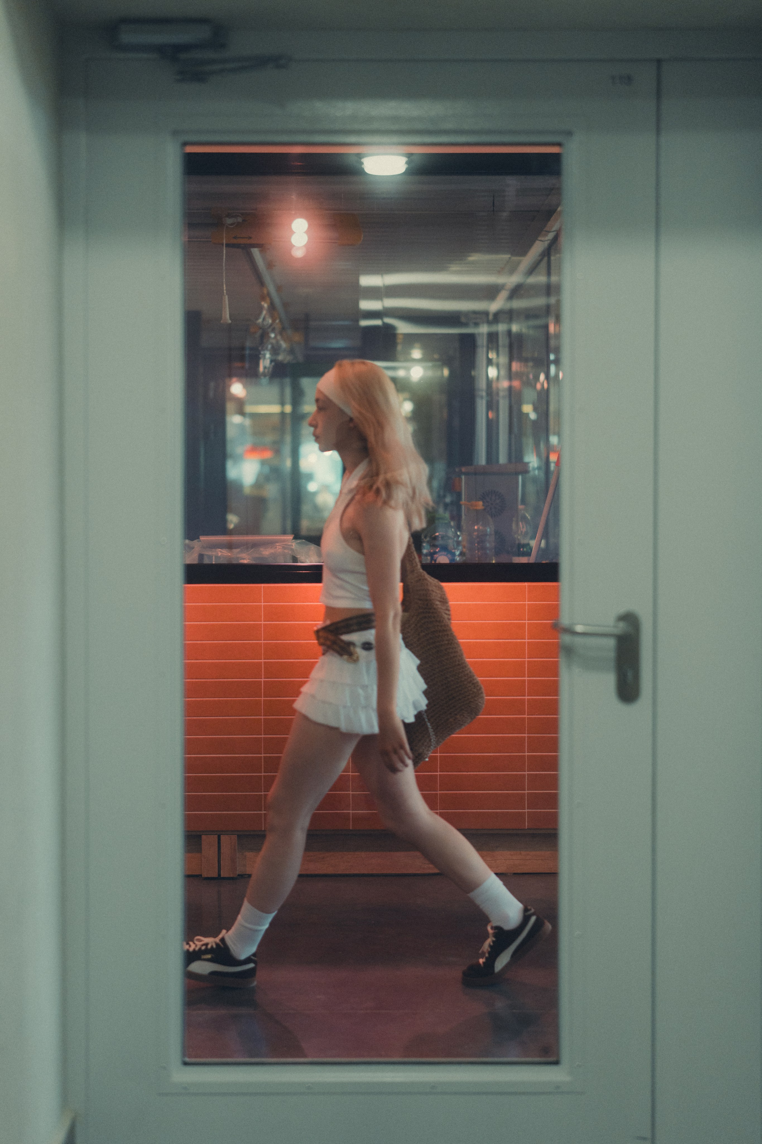 Фотосессия с Аленой около и внутри московского рынка в Казани