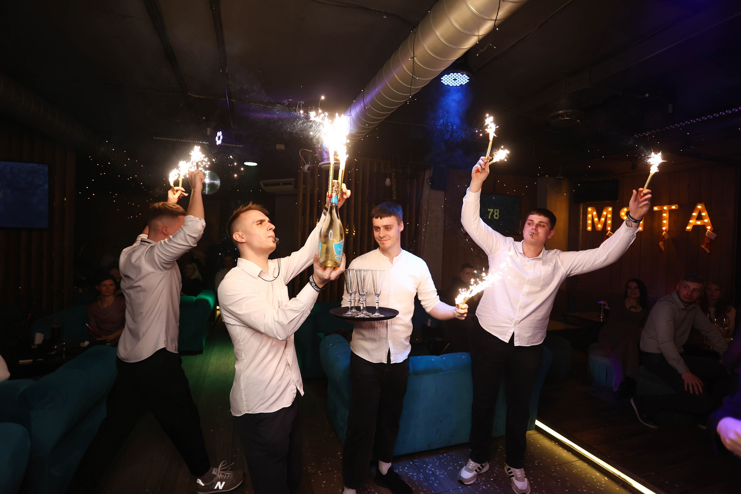 16/12/23 Новогоднее караоке в Мята Спортивная. Мята Спортивная — Кальянная, караоке, бар в Минске