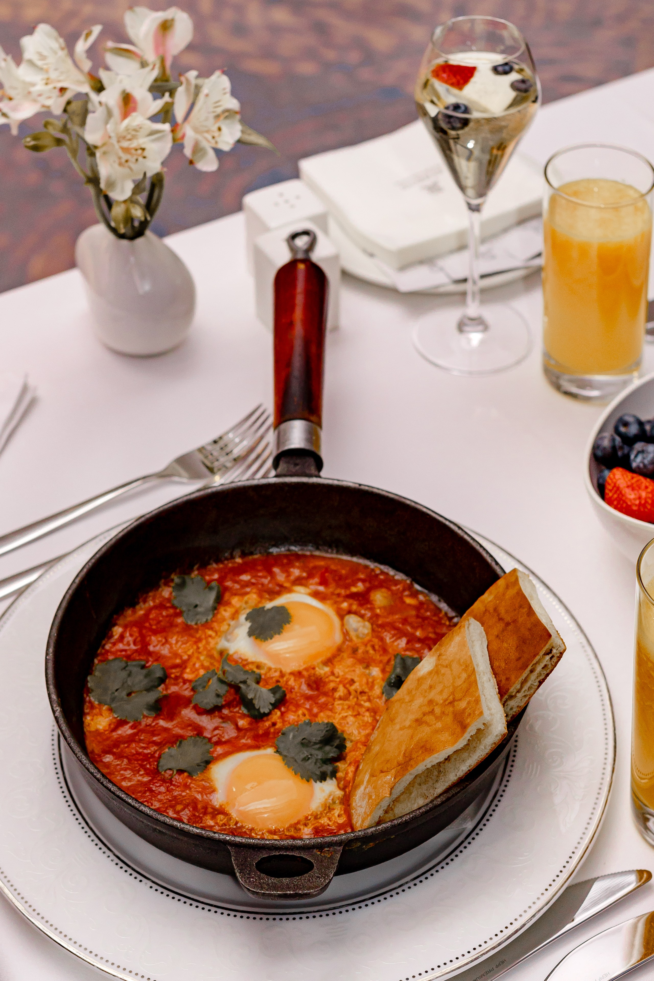 Завтрак в Ресторане «ST REGIS MOSCOW». Свадебный/Портретный фотограф снимаю в Москве