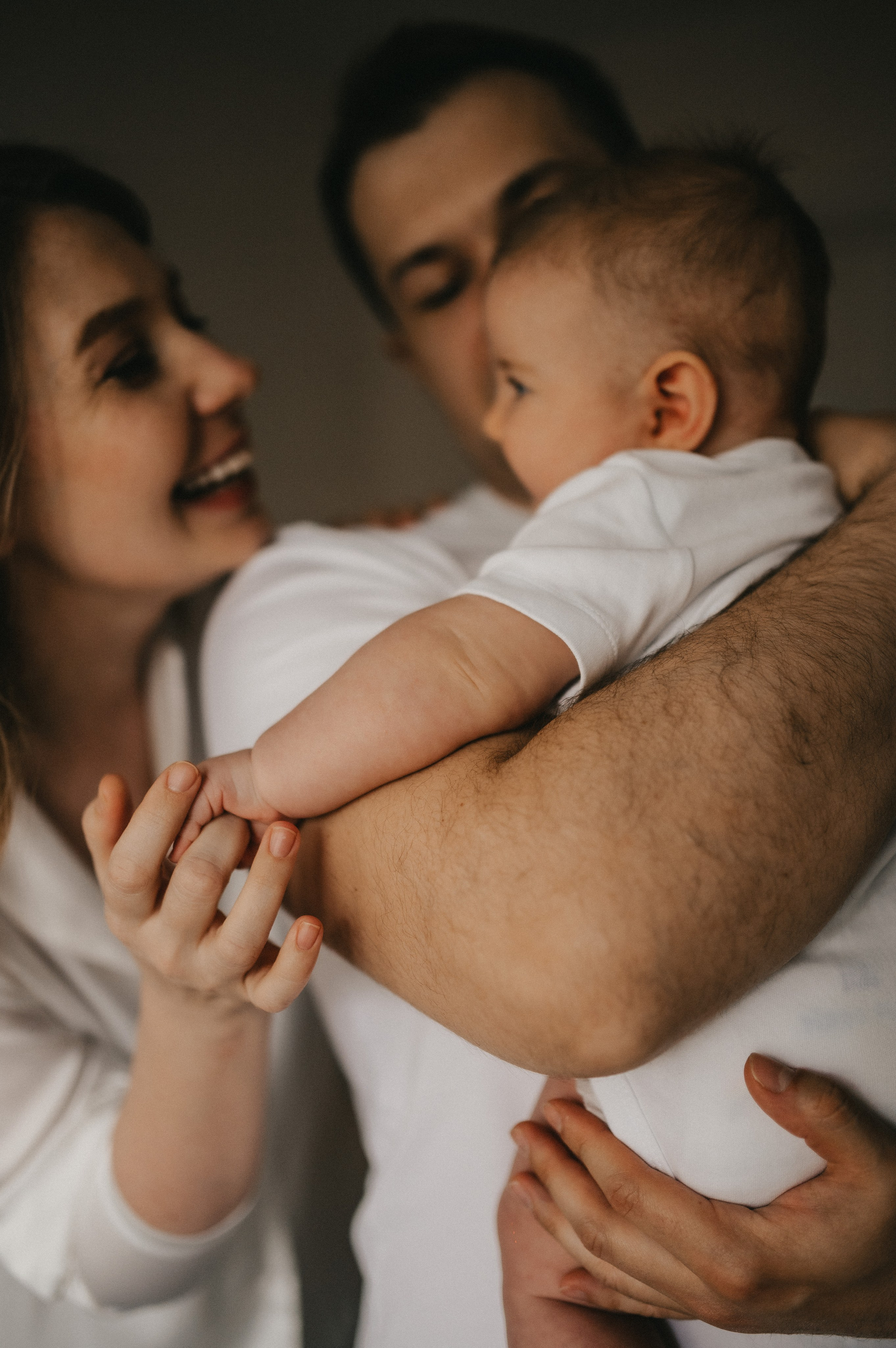 Сергей, Оксана и Алиса дома. Семейный и свадебный lifestyle-фотограф в Москве Мария Петрова