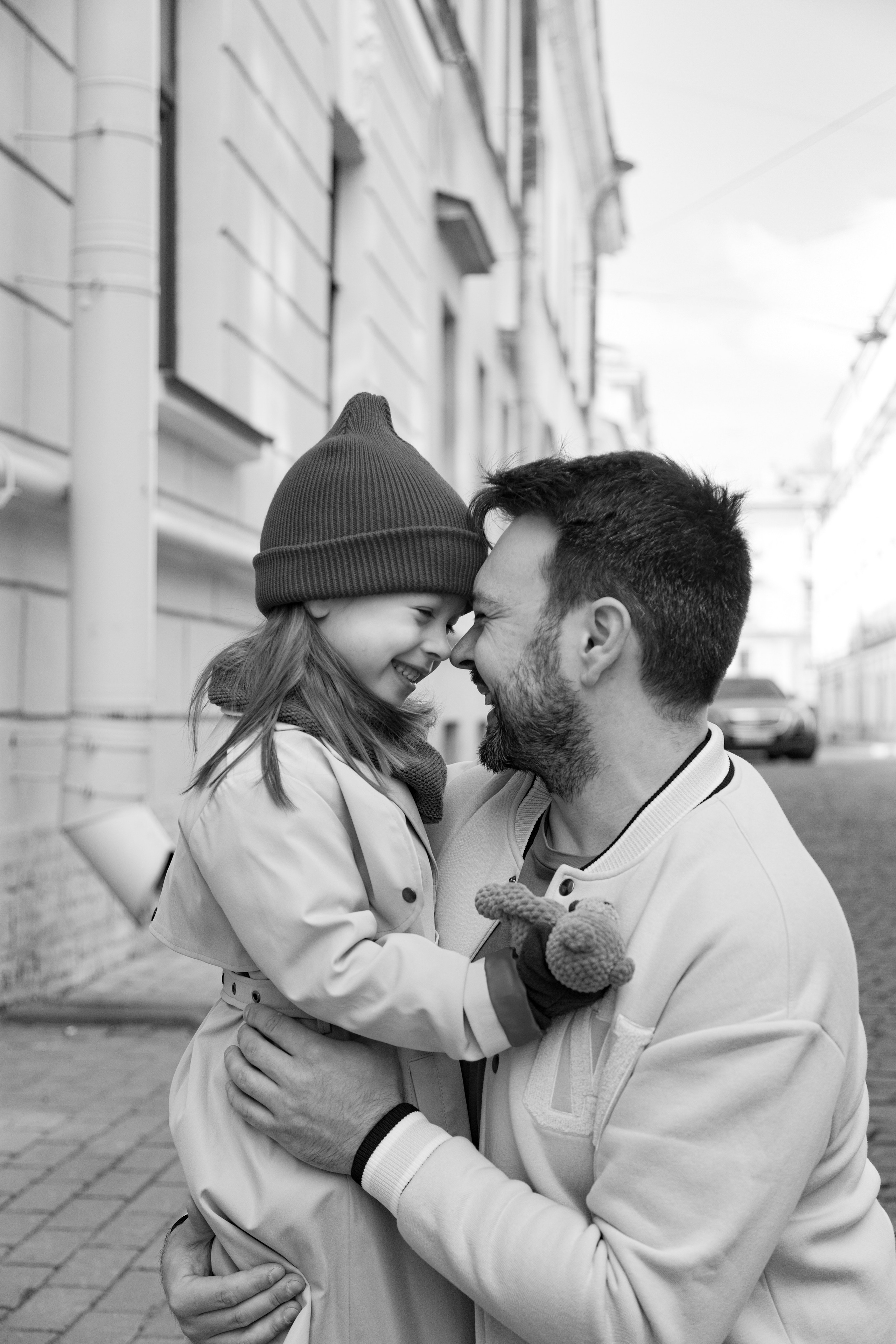 Весенняя фотопрогулка папы и дочки на Васильевском острове. Детский и контент фотограф Надя Волкова Санкт-Петербург