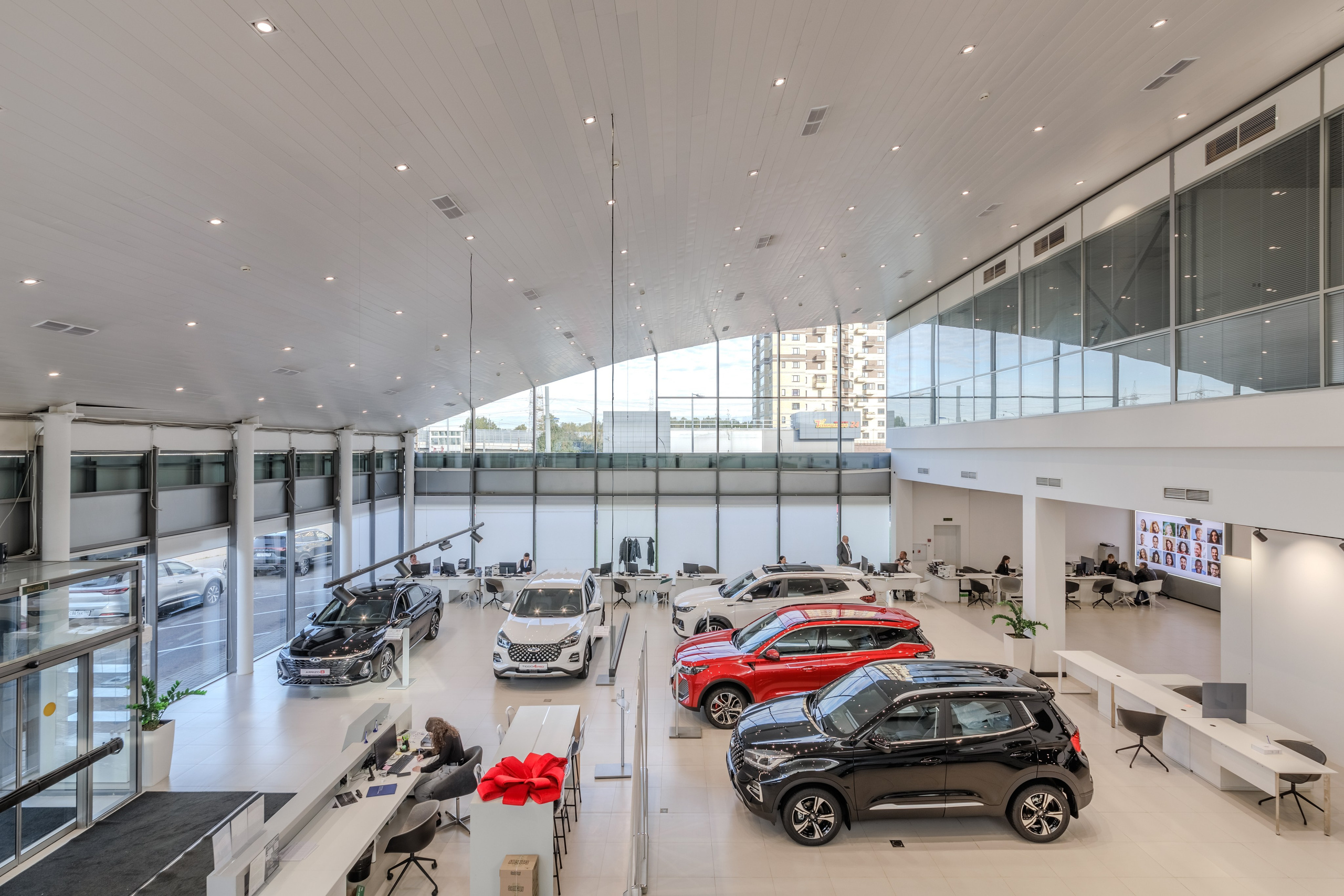 Фото для автомобильного дилерского центра в СПб