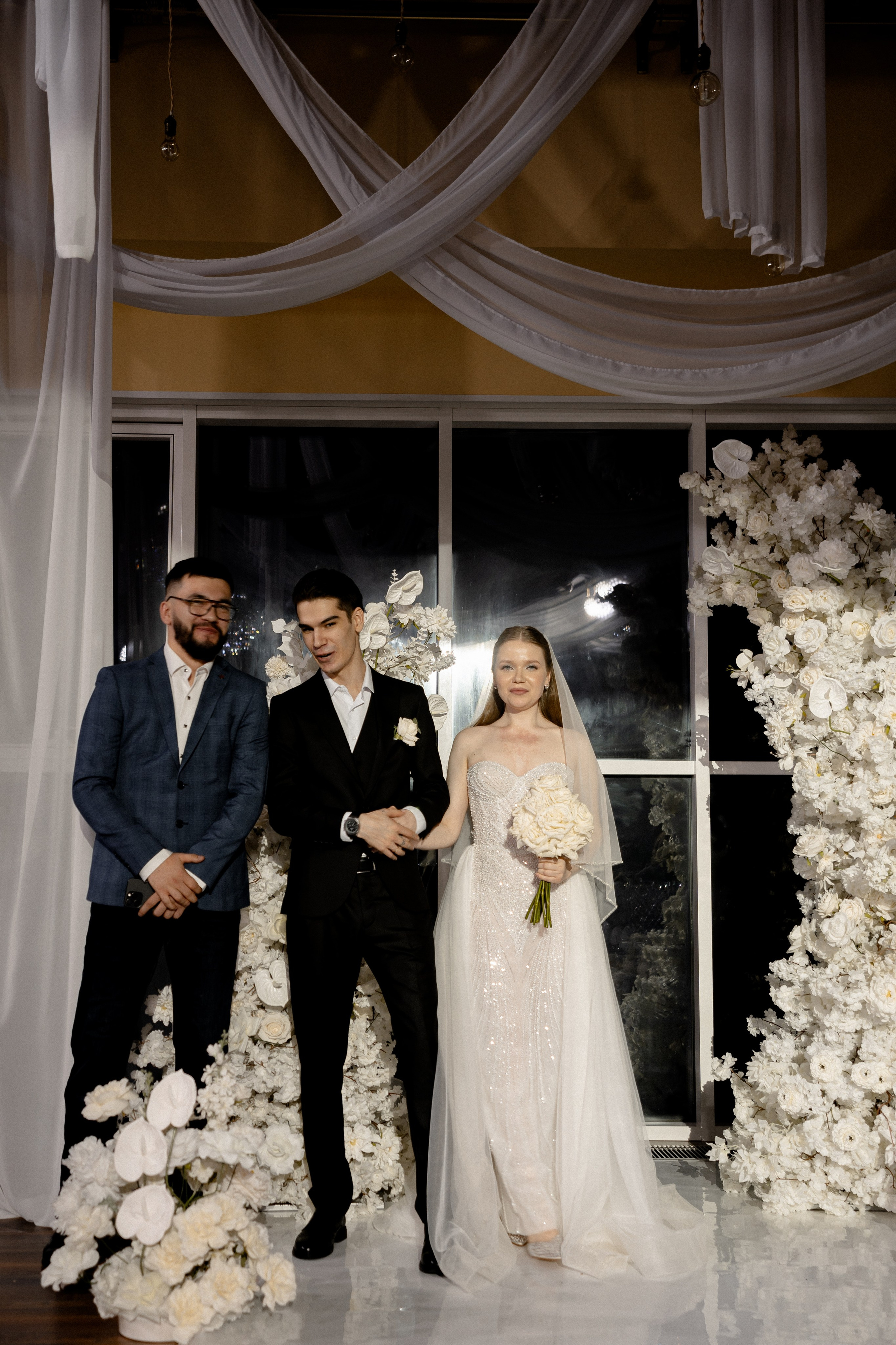СВАДЕБНАЯ СЬЕМКА СБОРОВ В ОТЕЛЕ И ВЫЕЗД НА ЦЕРЕМОНИЮ (СНЯТО В СИБИРЕ В НИЖНЕВАРТОВСКЕ). Профессиональный фотограф, Санкт-Петербург — Виктория Богомолова