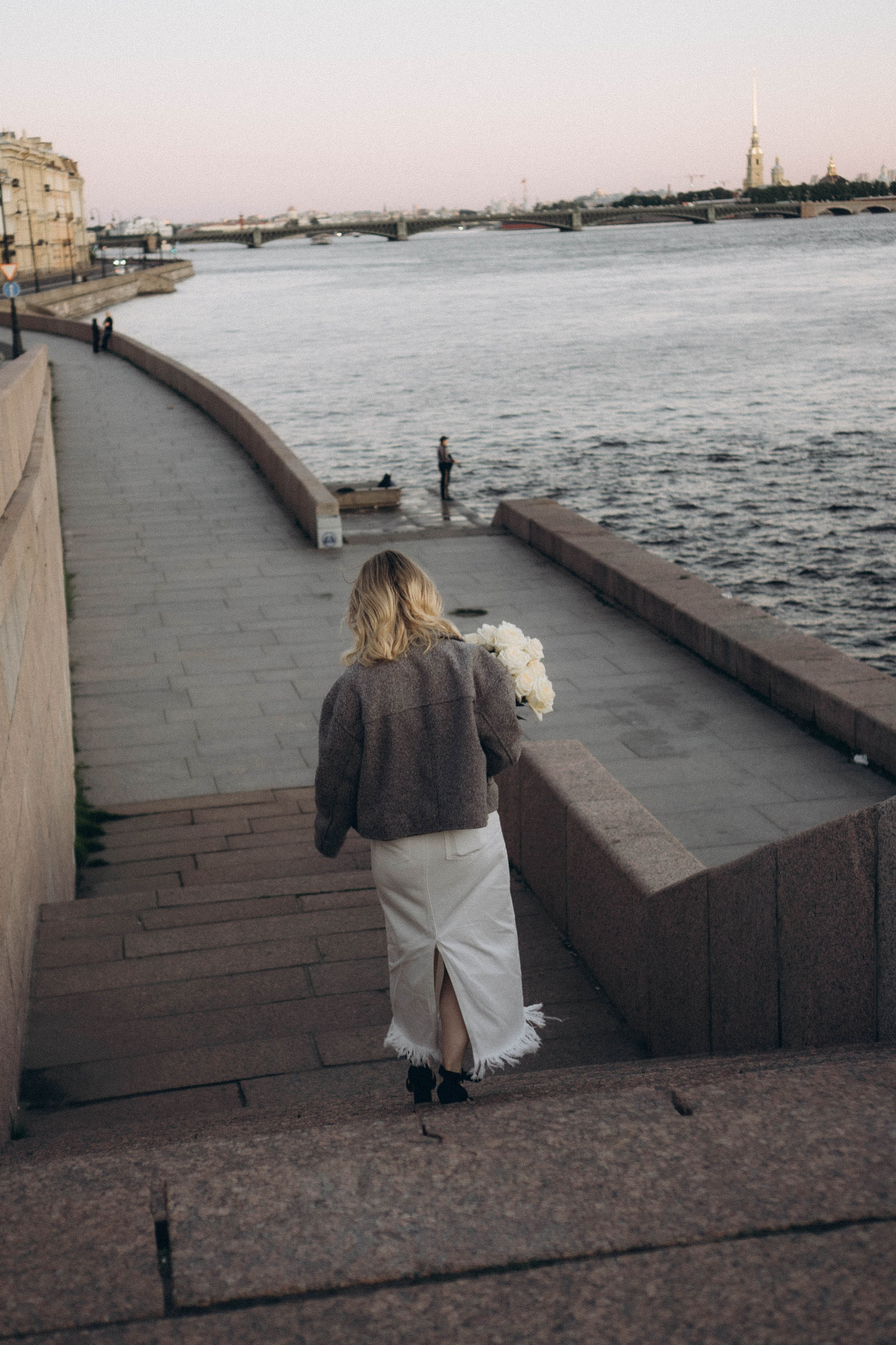 ПРОГУЛКА ПО ГОРОДУ В БЕЛЫЕ НОЧИ (другой вариант). Профессиональный фотограф, Санкт-Петербург — Виктория Богомолова