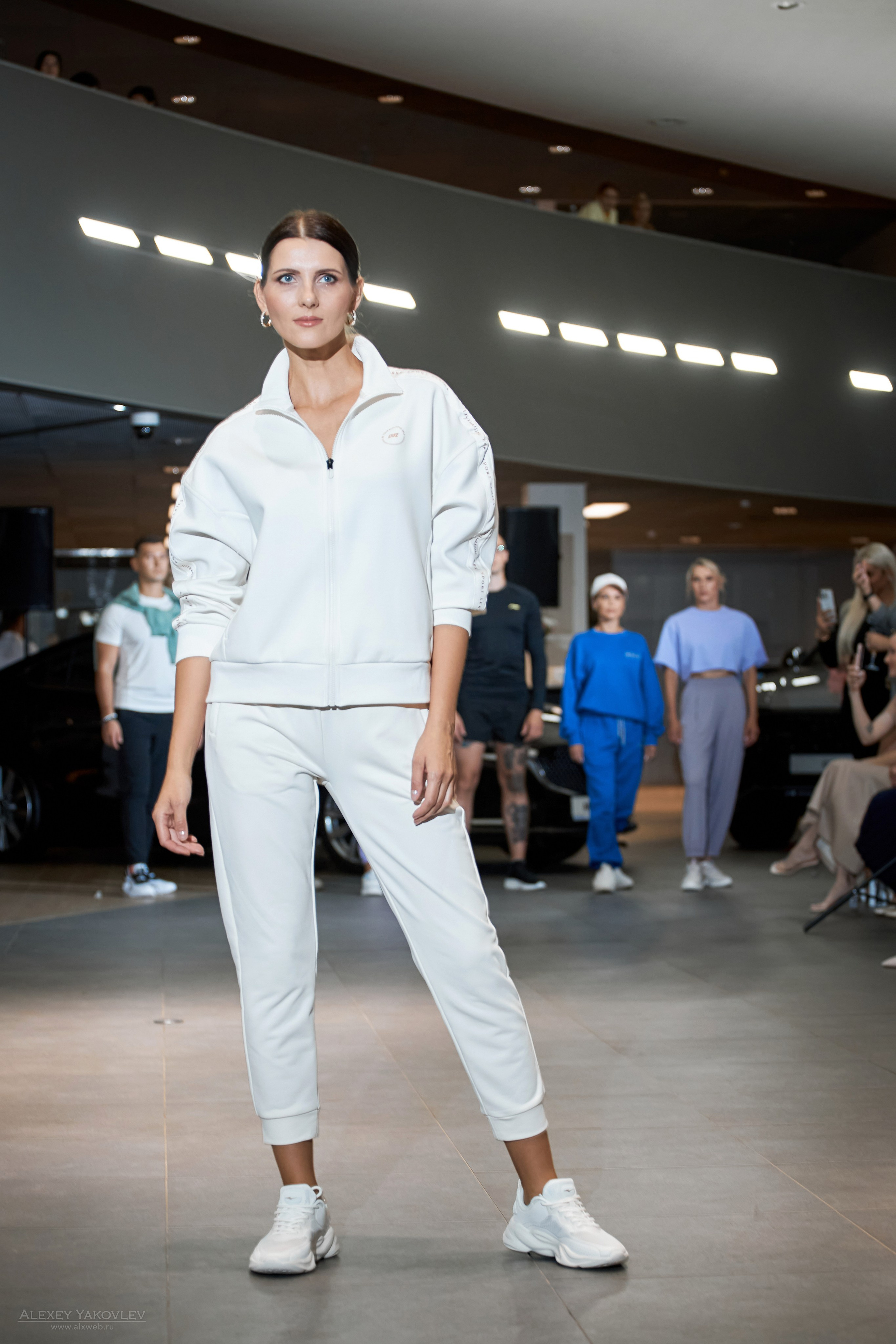 Модный показ PRE-FALL модельной школы Modeling+. Фотограф Алексей Яковлев