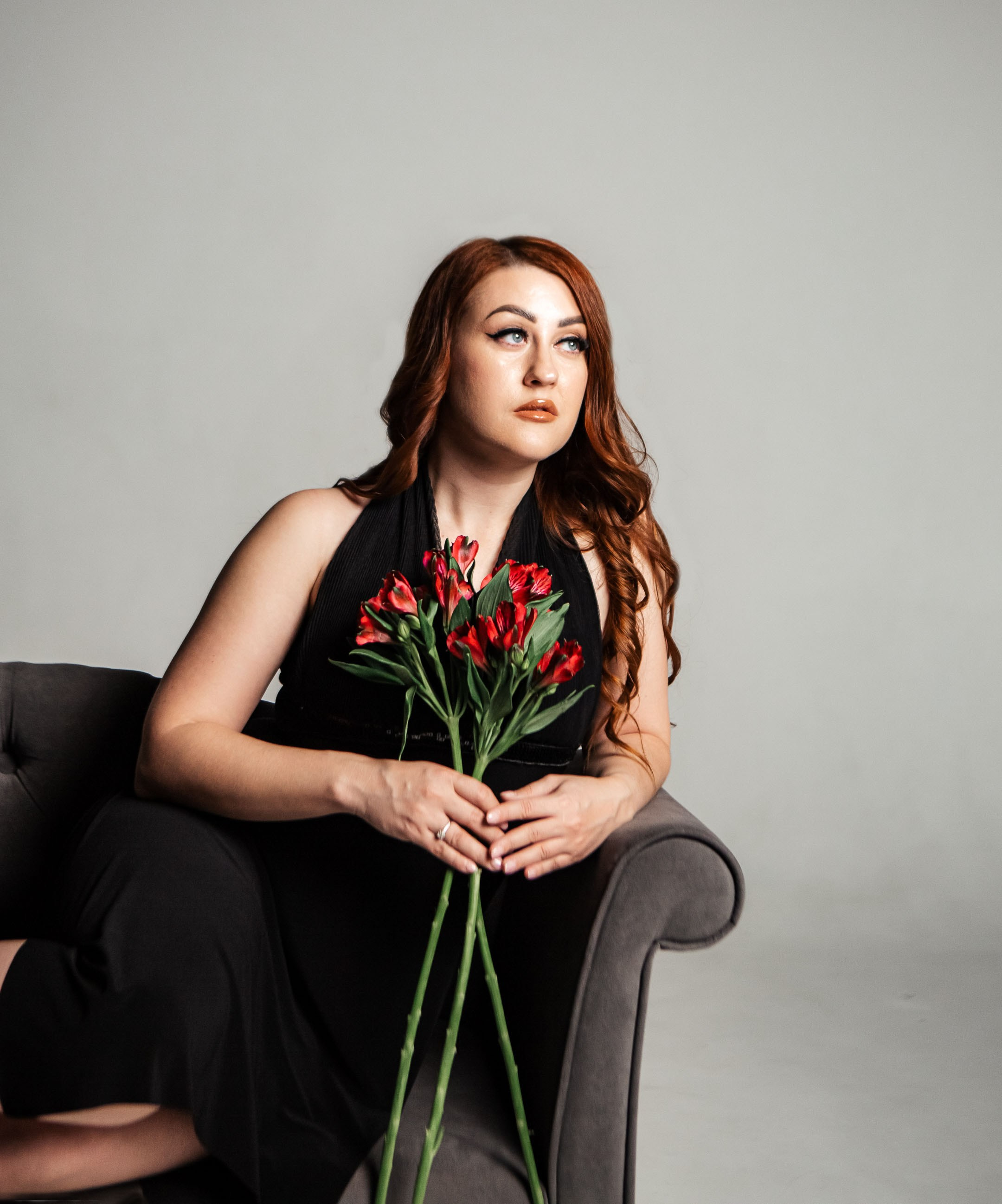 Девушка и цветы. Фотограф Тверь|Москва|Волоколамск| Отт Кристина
