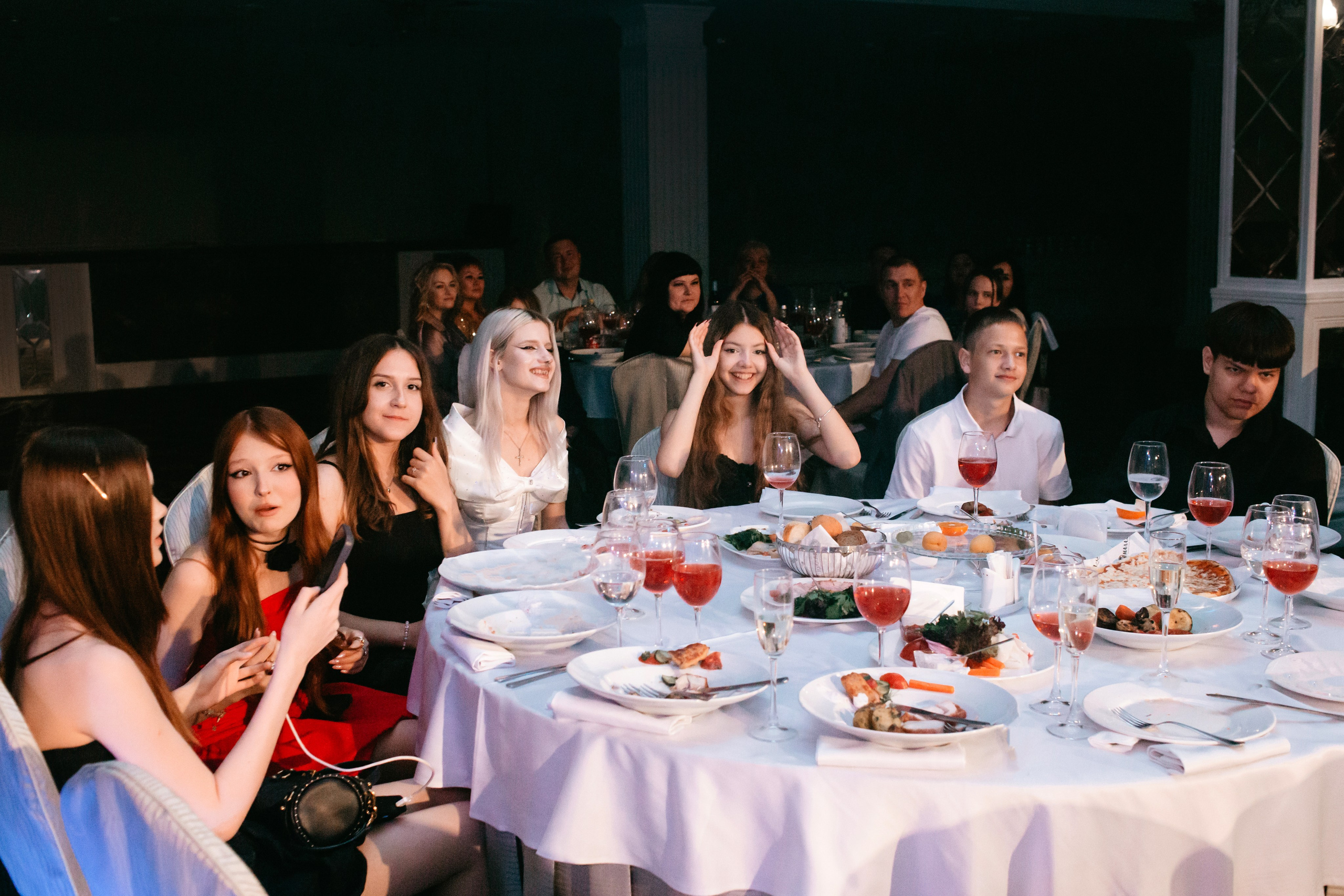 Выпускной 2025 (9класс) 124 школа. Фотограф в Челябинске Ополихина Анна