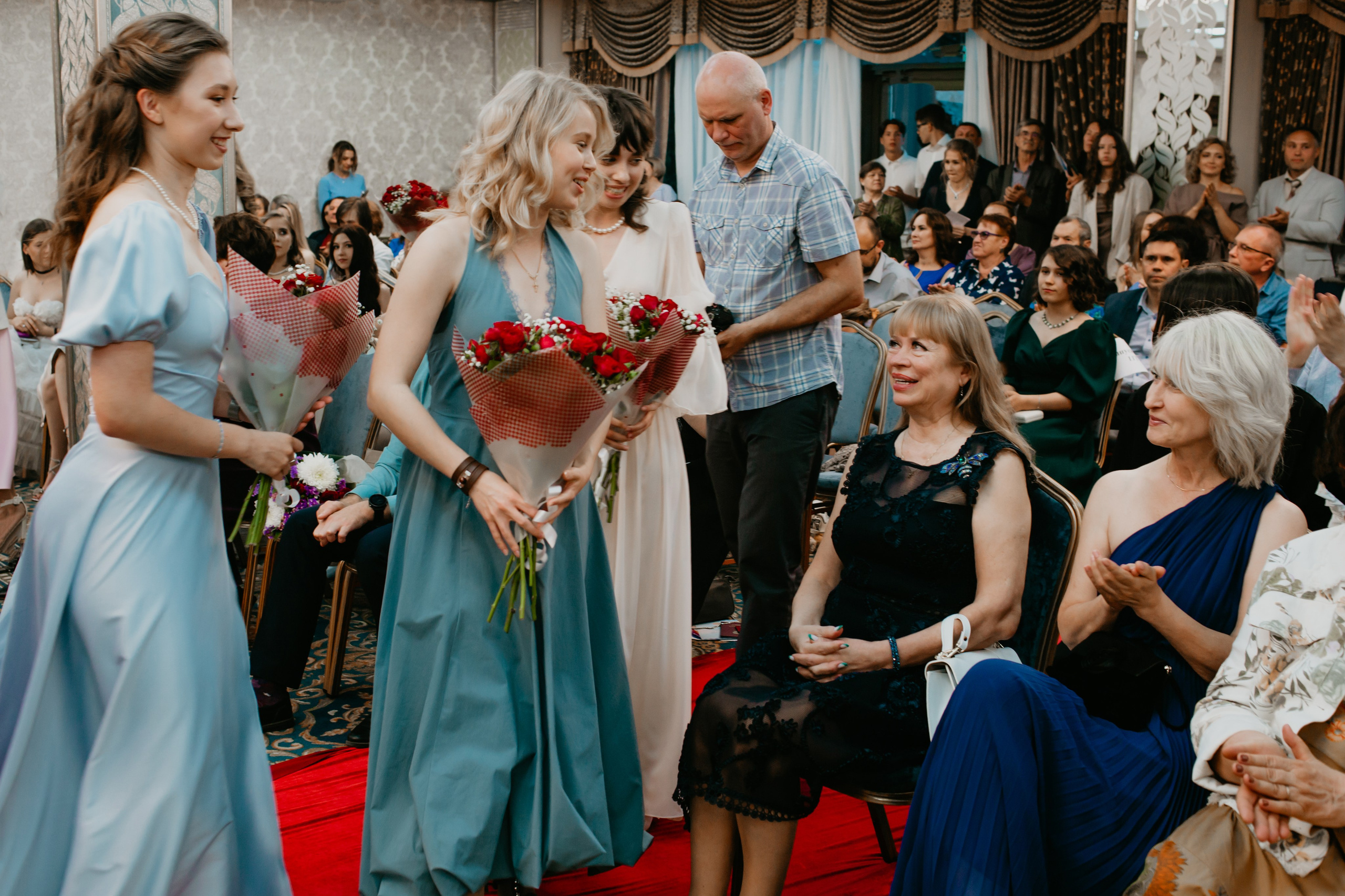 Выпускной. 11 лицей. Фотограф в Челябинске Ополихина Анна