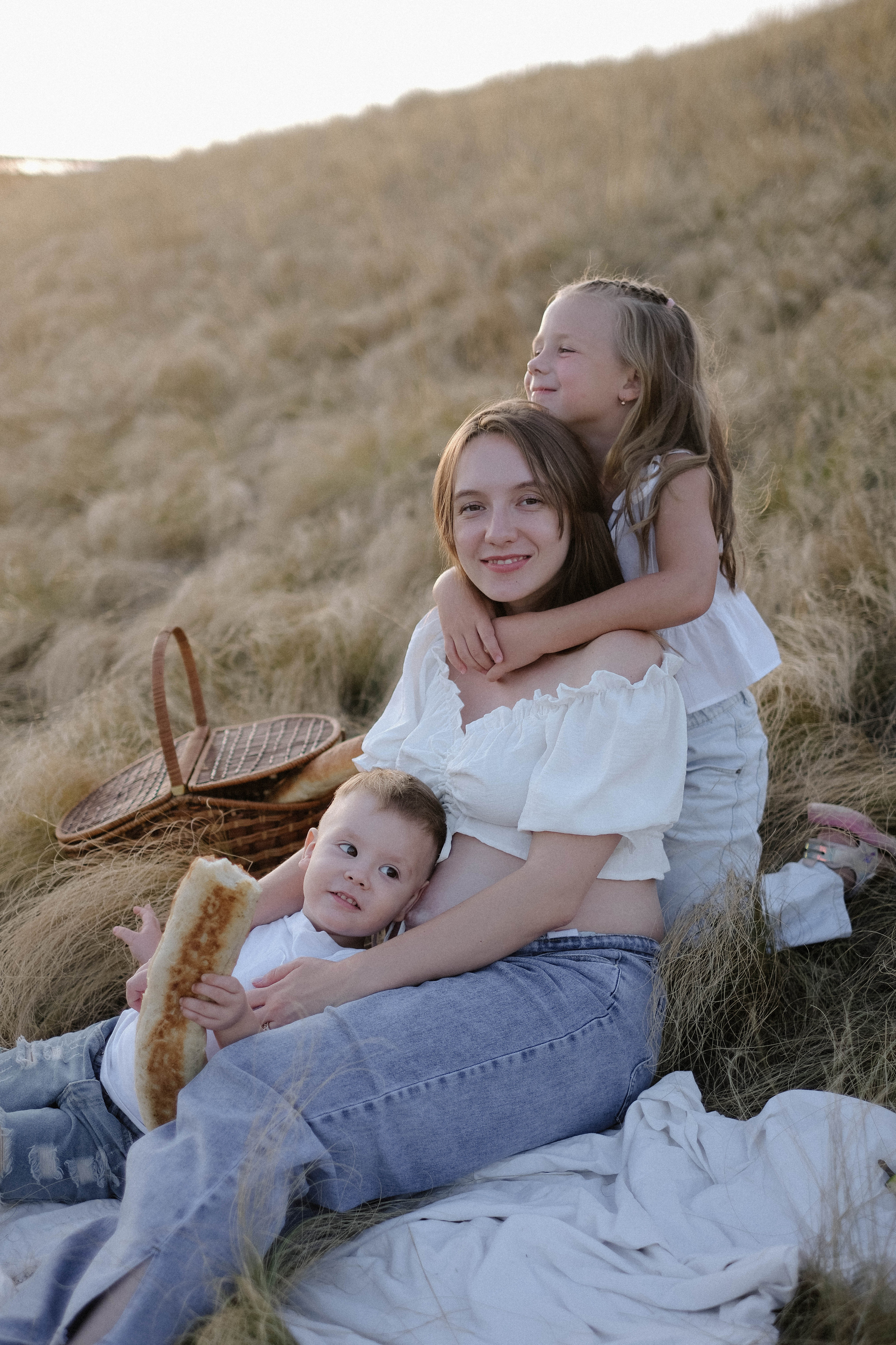 Настя + Ксюша + Артём. Главная