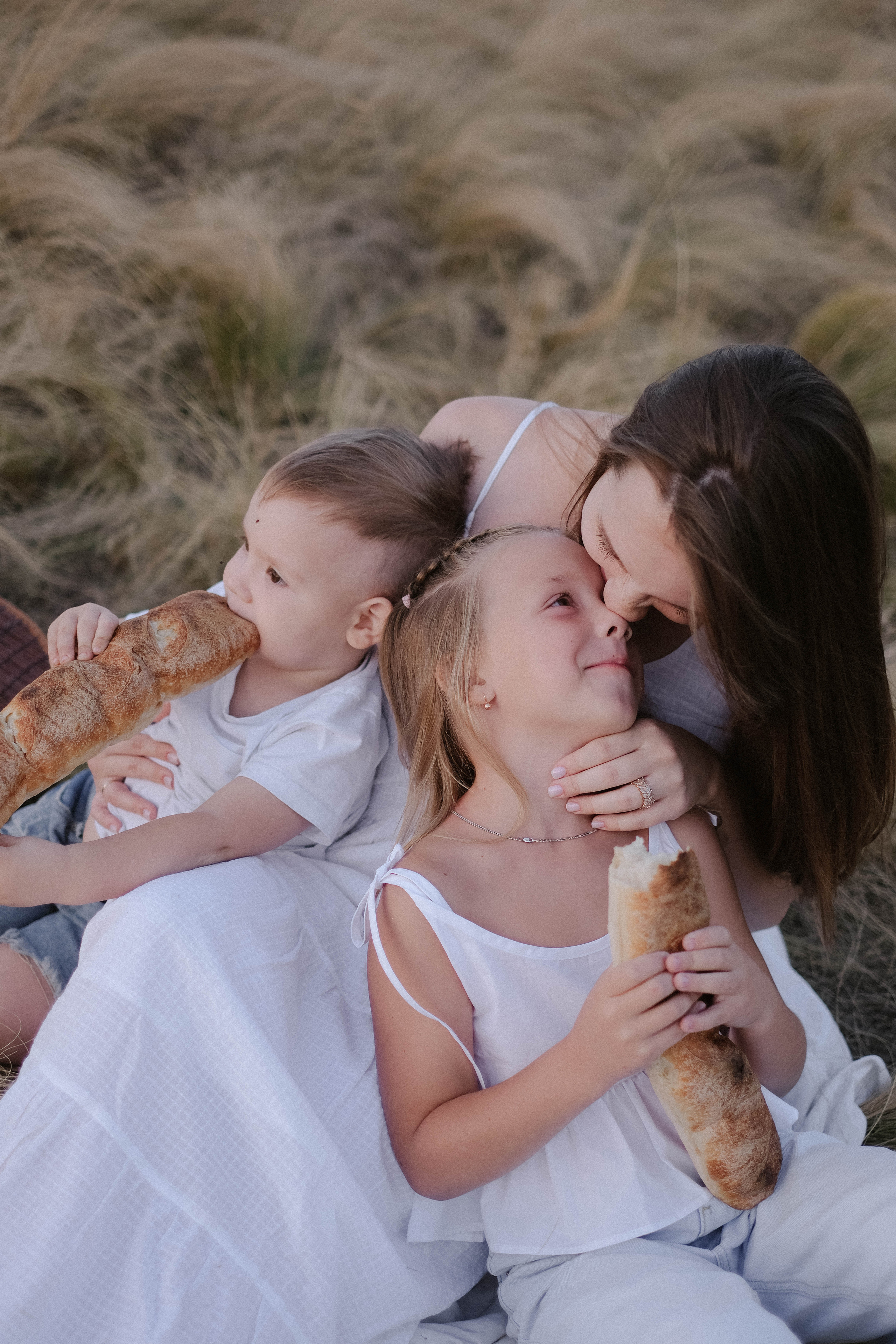 Настя + Ксюша + Артём. Главная