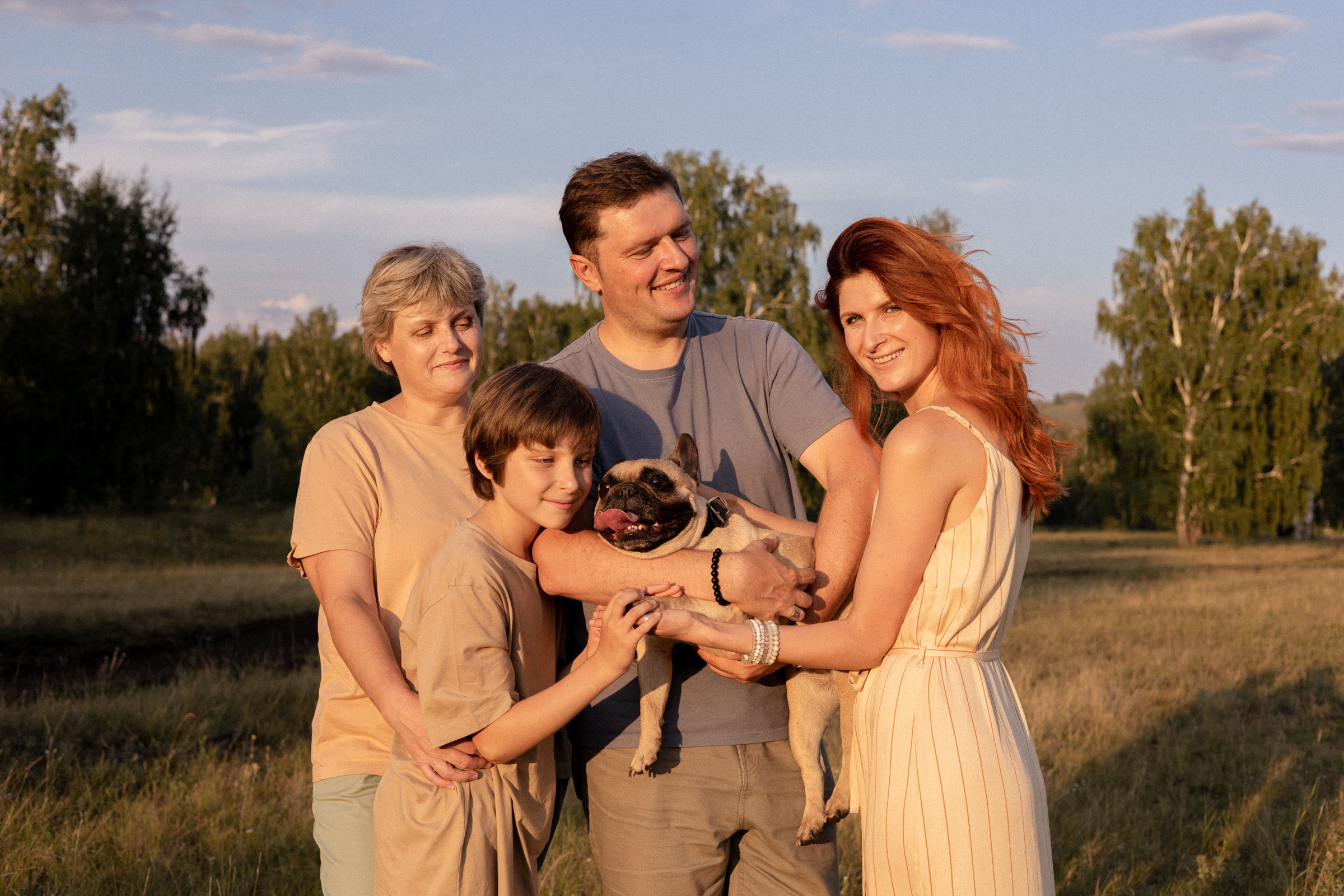 Катюша с семьей за городом. Свадебный и семейный фотограф в Магнитогорске Катя Буряк