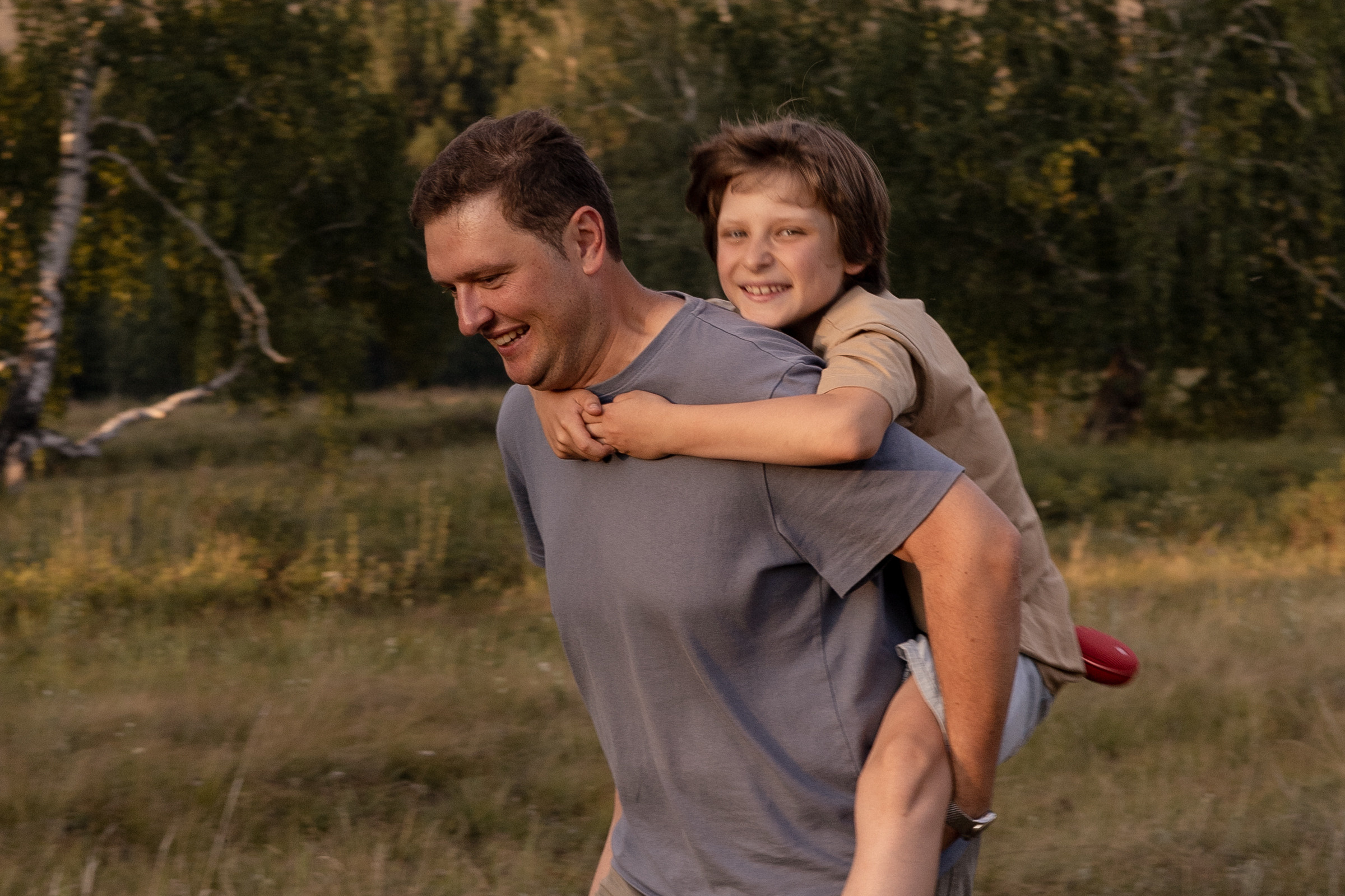 Катюша с семьей за городом. Свадебный и семейный фотограф в Магнитогорске Катя Буряк