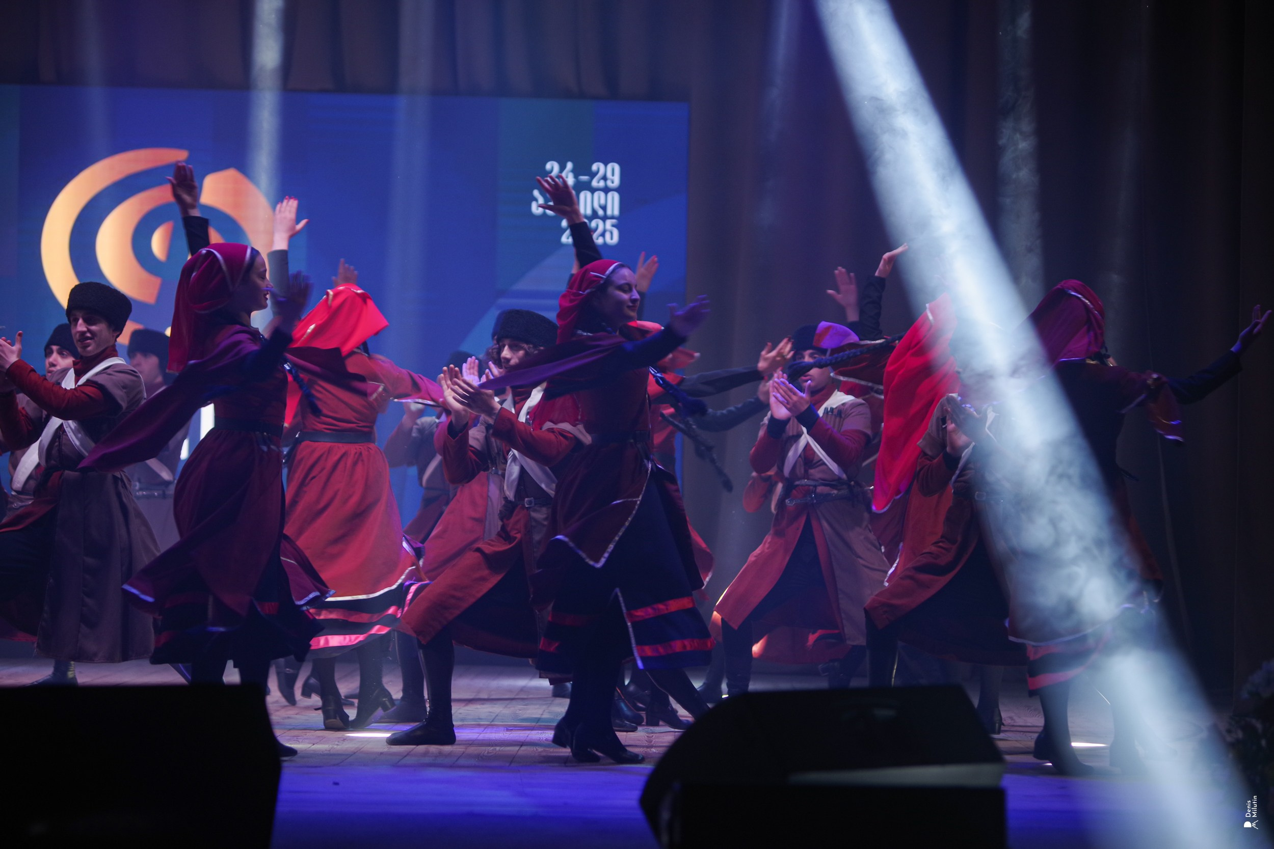 Танцы в Хоби. Портретный фотограф Денис Милютин