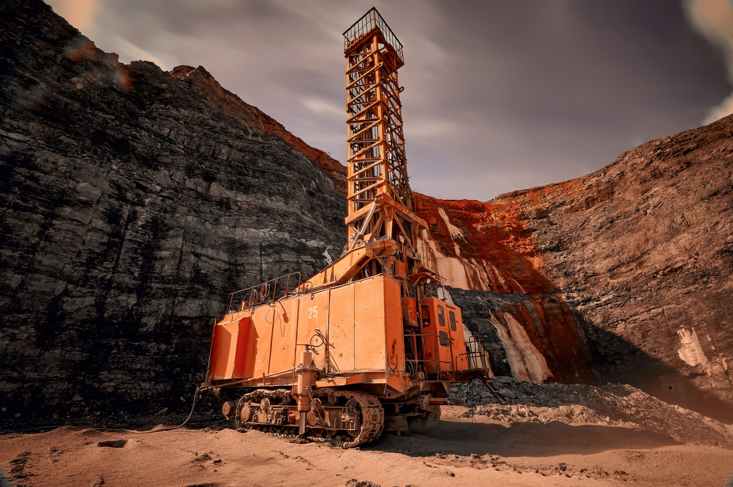 Карагайский карьер г. Сатка «Группа Магнезит». Фотограф Яковлев Роман — Красноярск