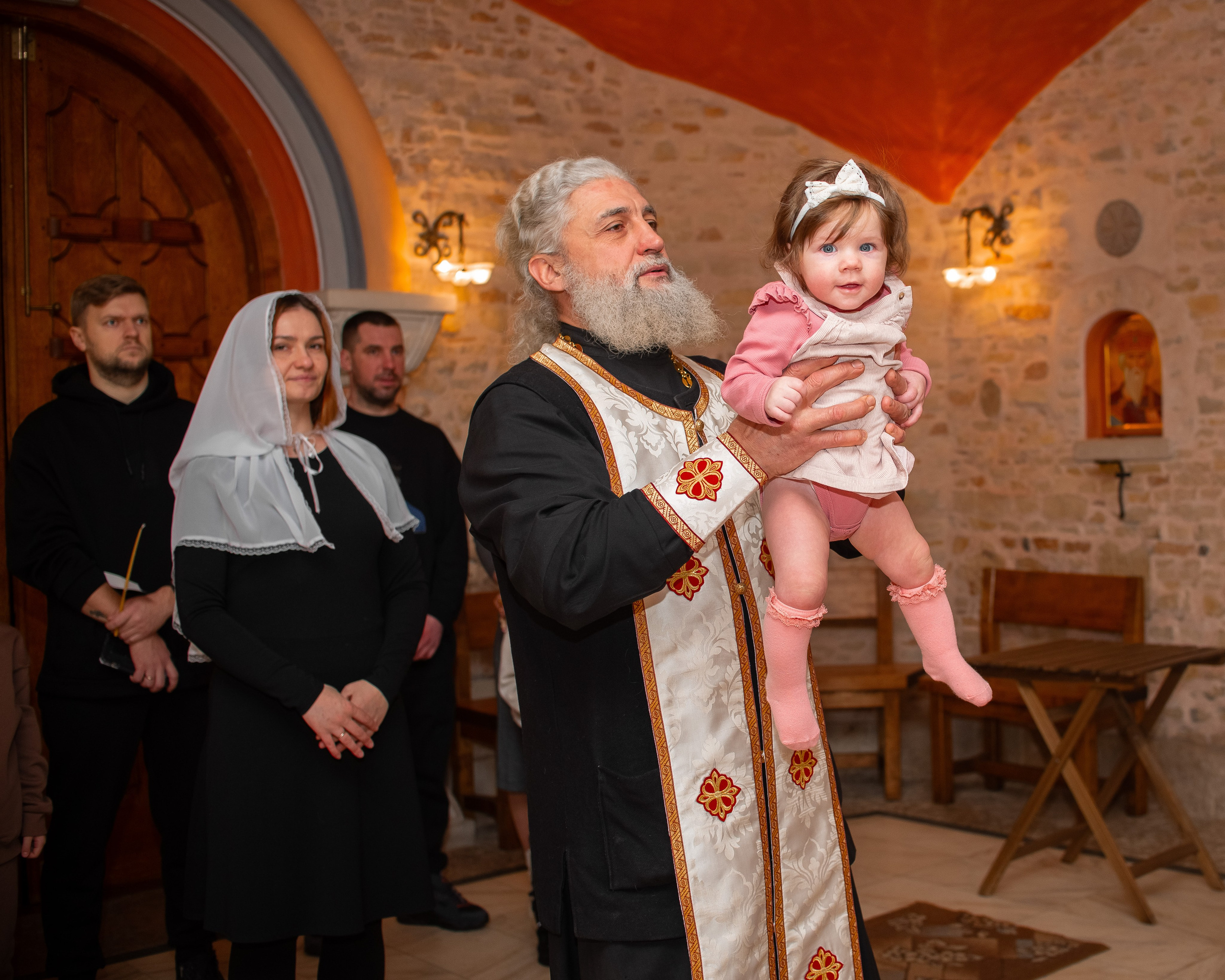 Крещение Василисы в Свято-Елисаветинском монастыре. Семейный фотограф на выписку из роддома и крещение Минск Настя Гришук
