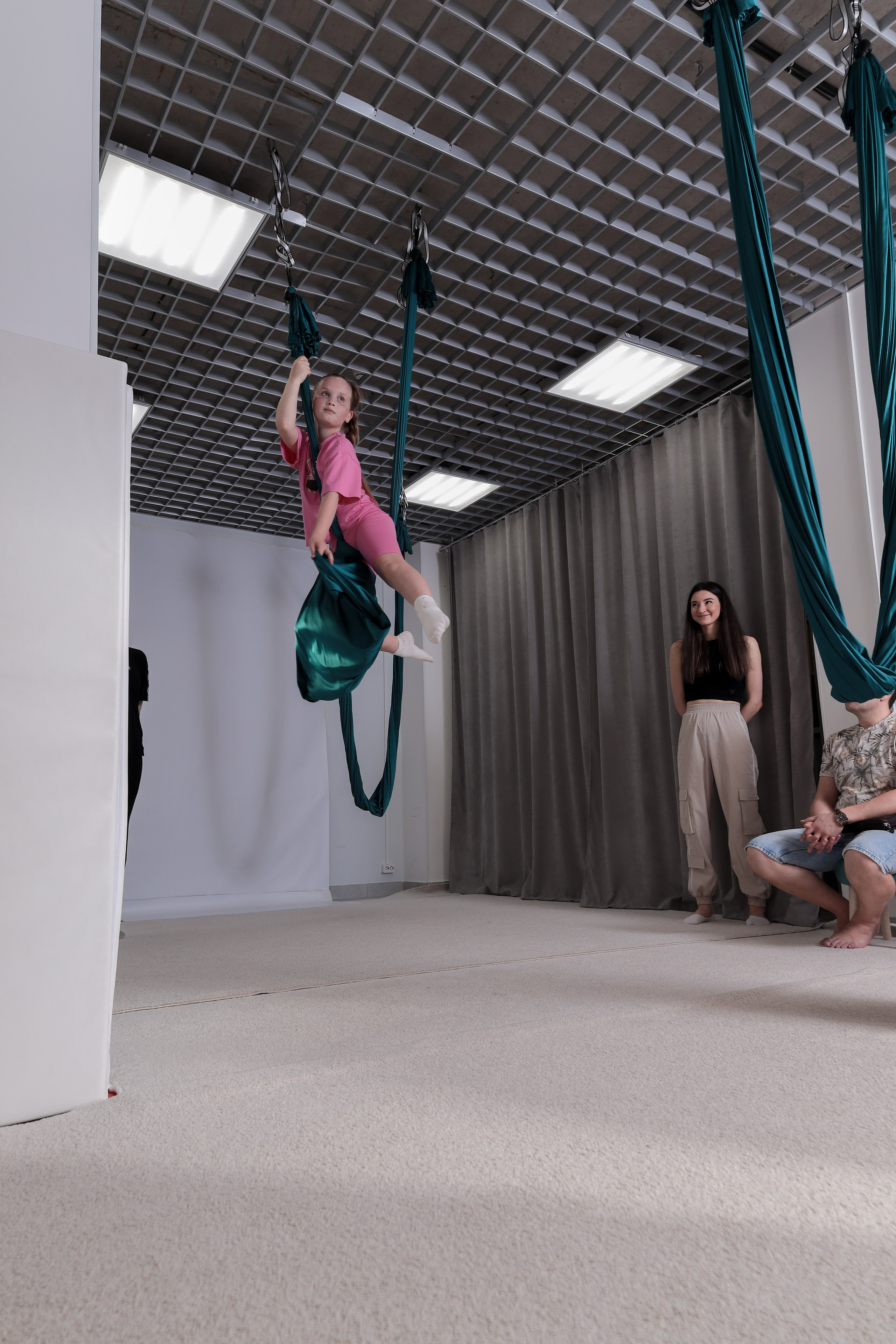 Детская аэройога. Фотограф Надршина Лилия