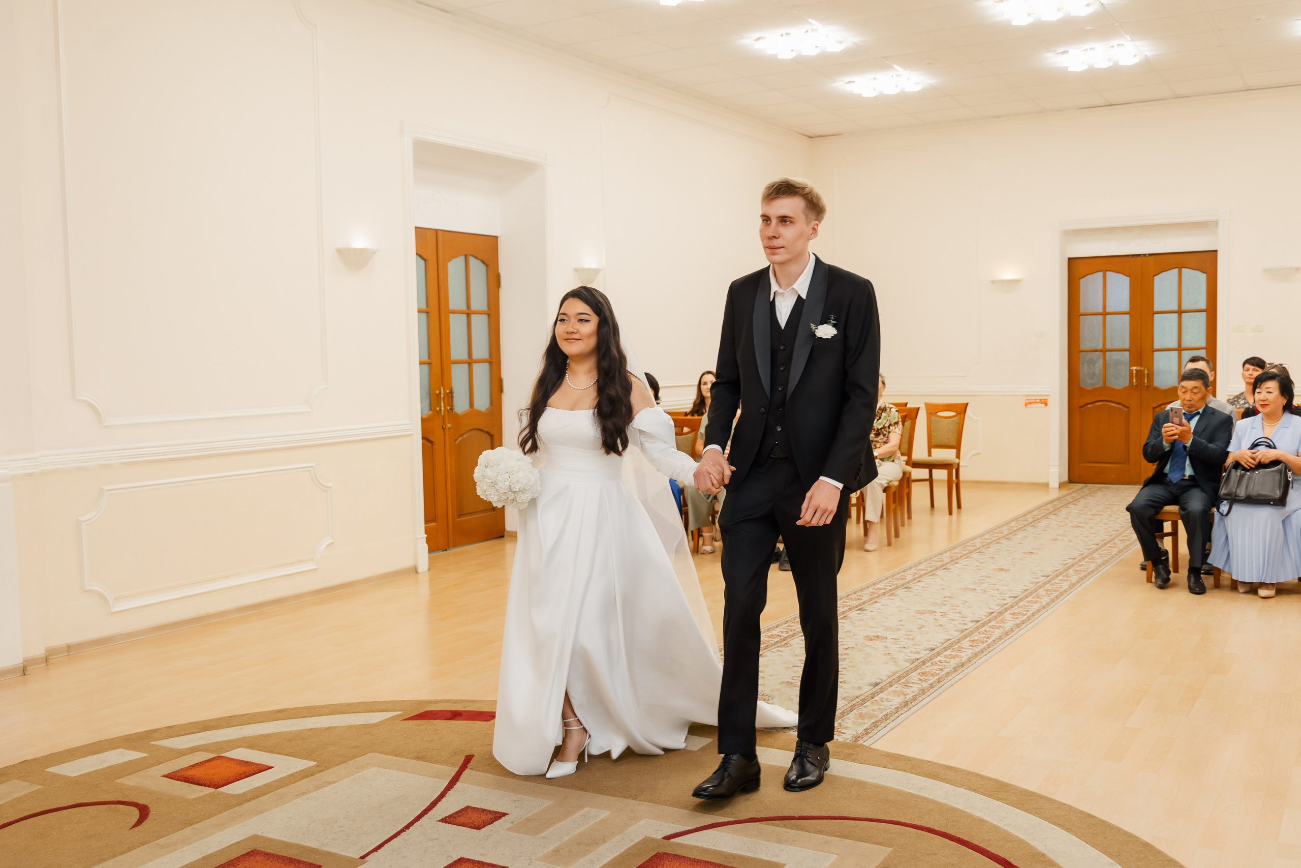 Андрей и Анна. Интурист. Комсомольская площадь. Свадебный фотограф в Хабаровске